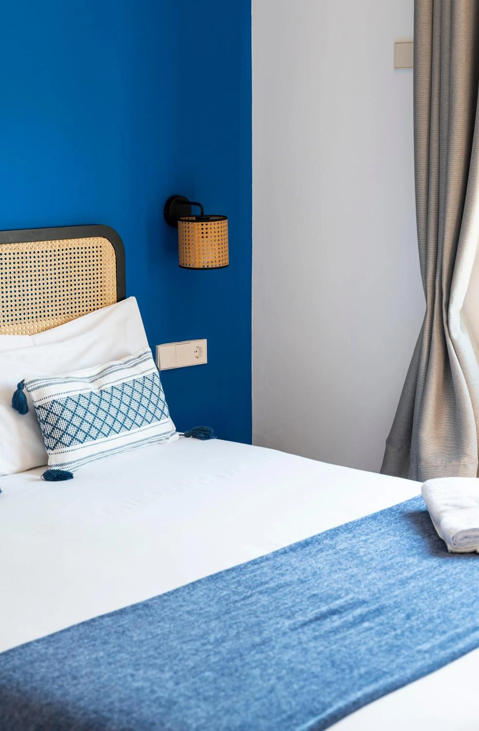 Bed in Caliu Apartments Barcelona - Camp Nou