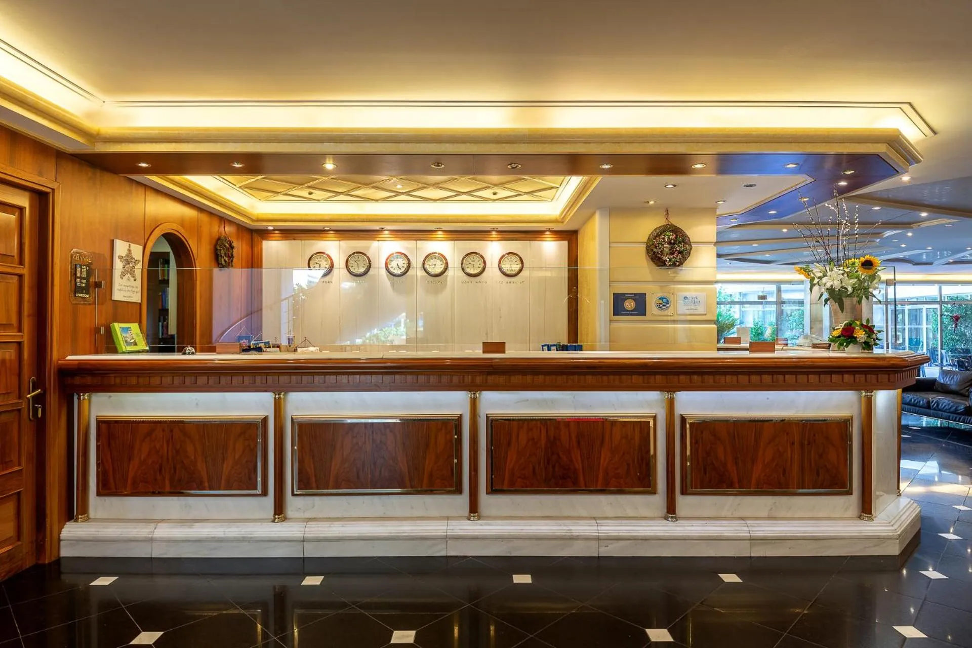 Lobby or reception in Oasis Hotel Apartments