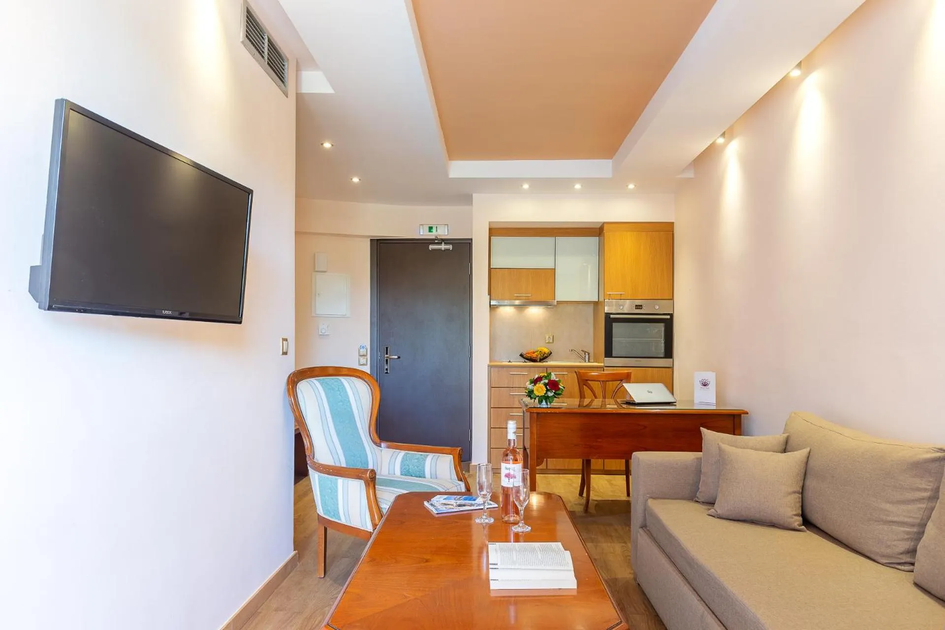 TV and multimedia in Oasis Hotel Apartments