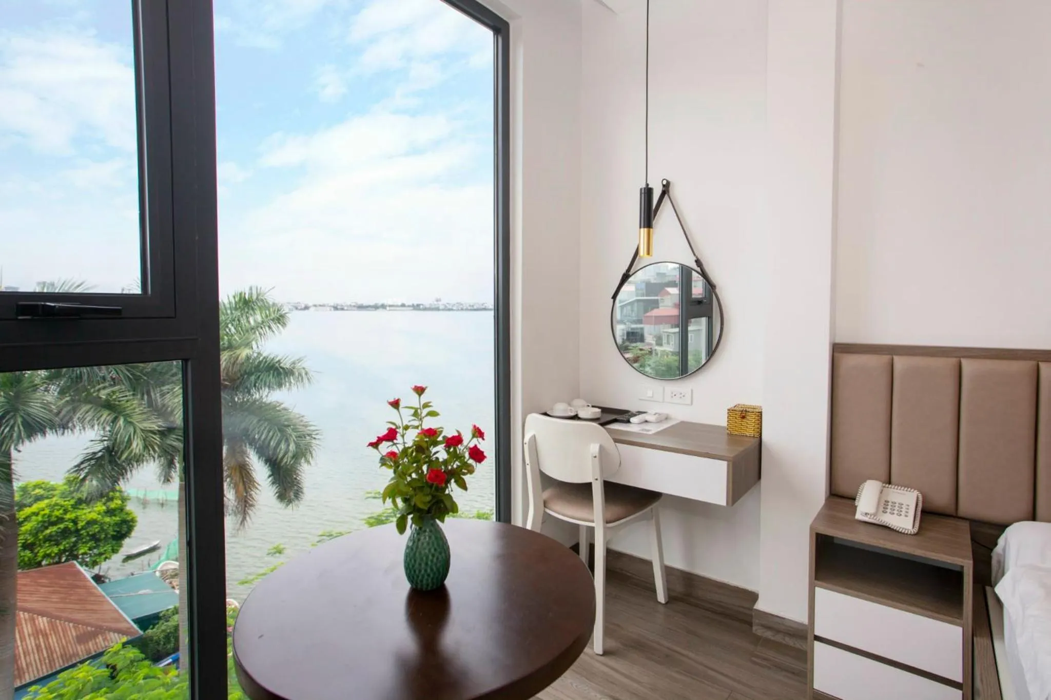 Natural landscape in Lake View Hotel