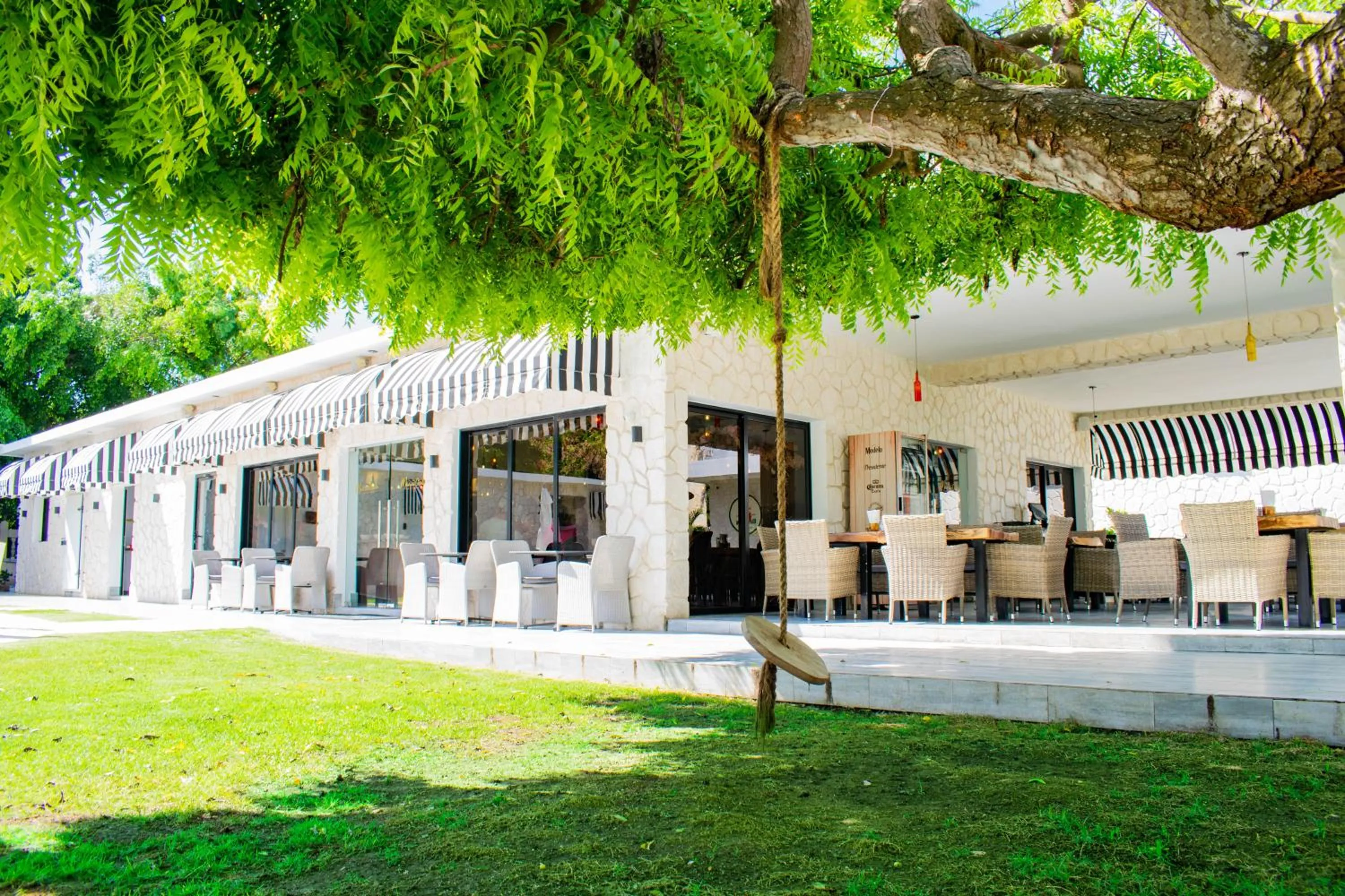 Playa Palmera Beach Resort