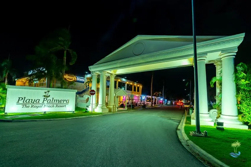 Playa Palmera Beach Resort