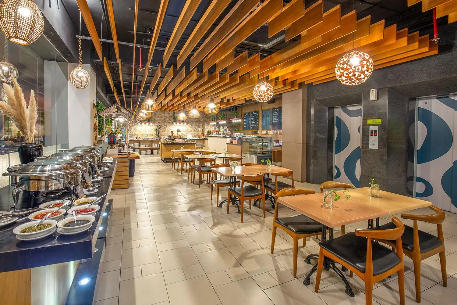 Restaurant/places to eat in 1O1 URBAN Jakarta Pemuda