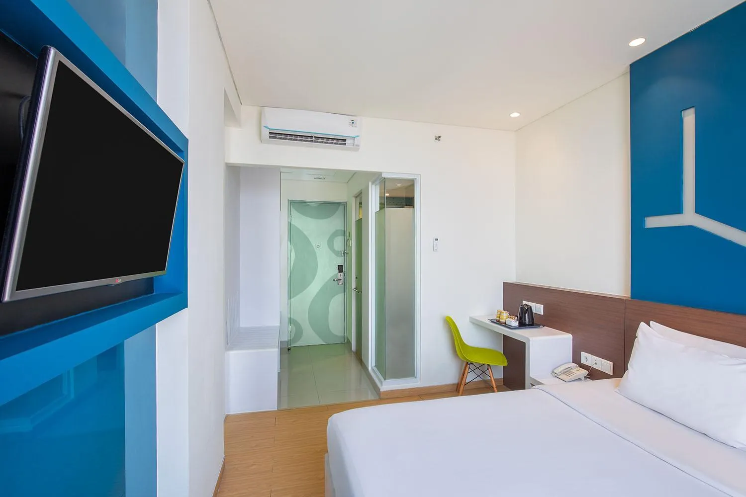 Bed in 1O1 URBAN Jakarta Pemuda