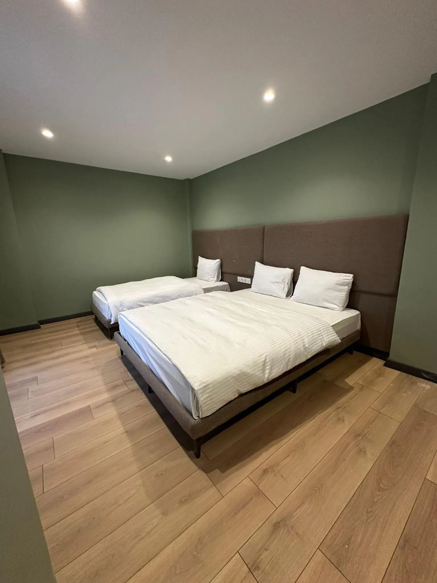 Photo of the whole room, Bed in Heaven Inn Airport Hotel