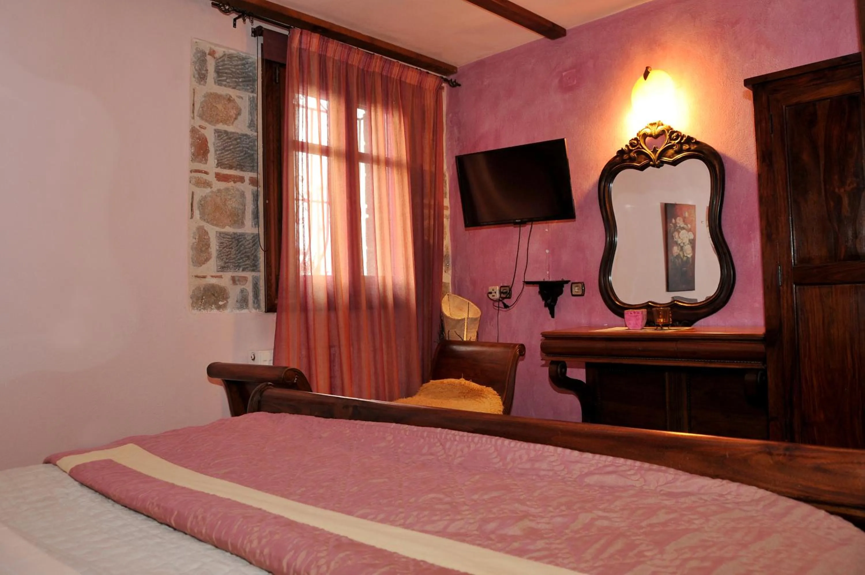 Bedroom, Bed in Archontiko Mesohori Meteora