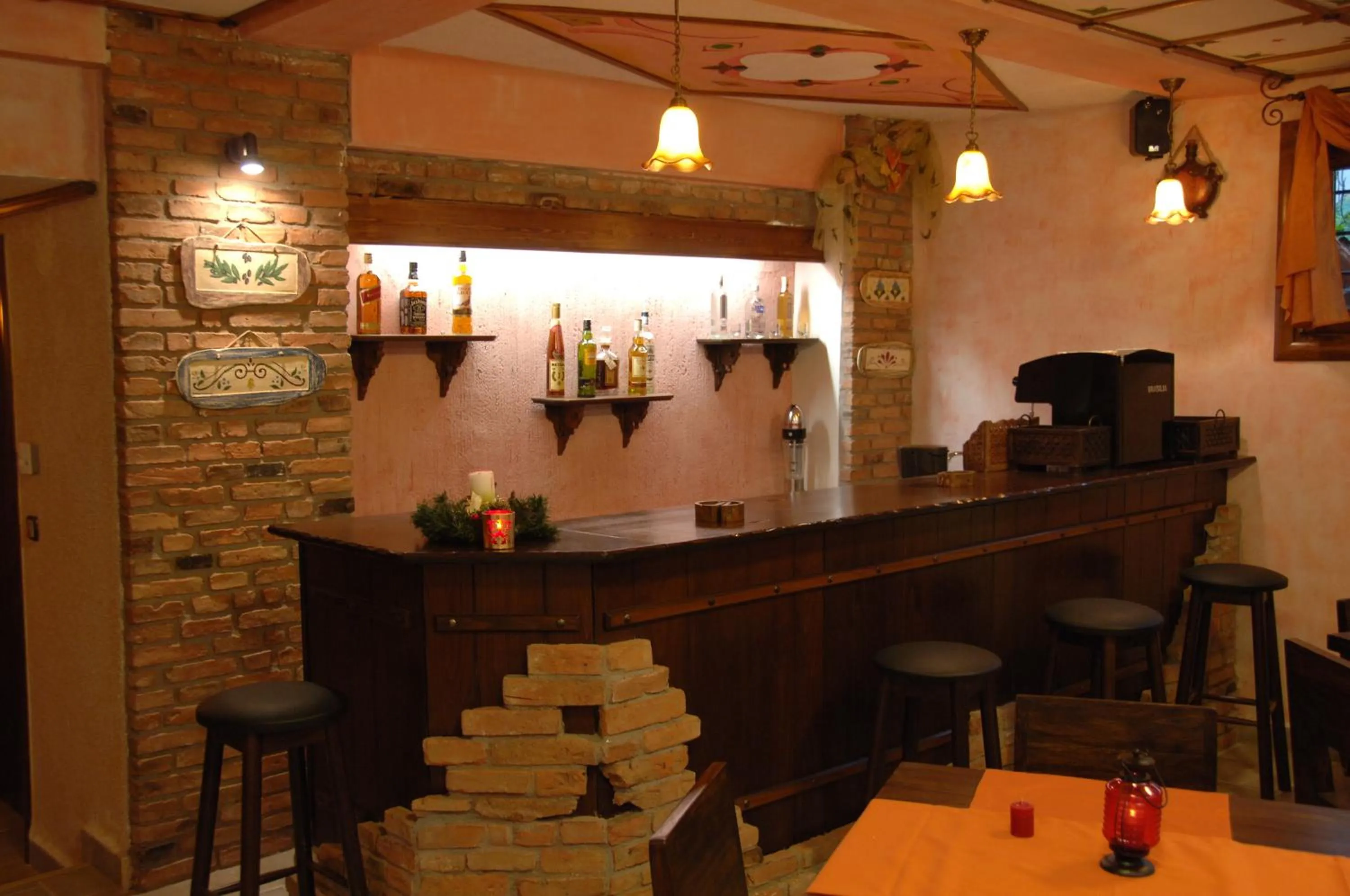 Communal lounge/ TV room in Archontiko Mesohori Meteora