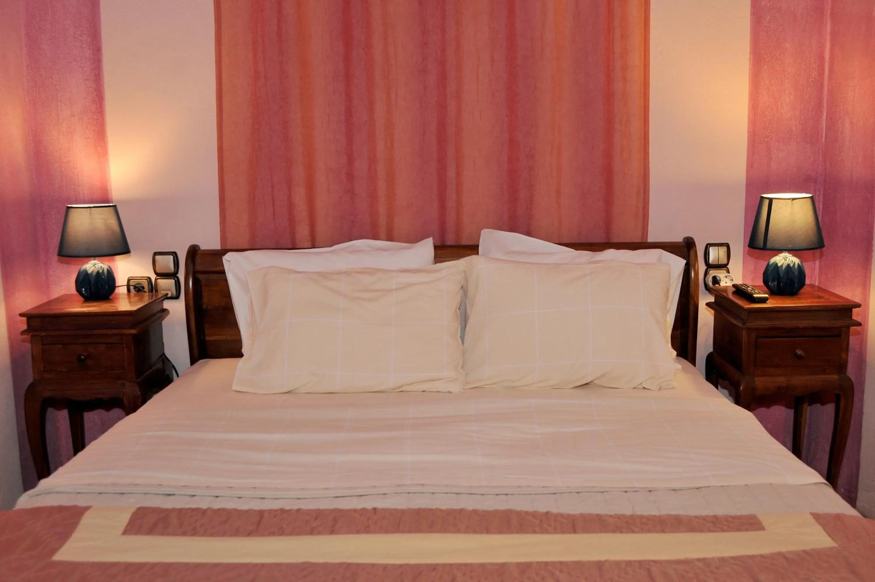 Bed in Archontiko Mesohori Meteora