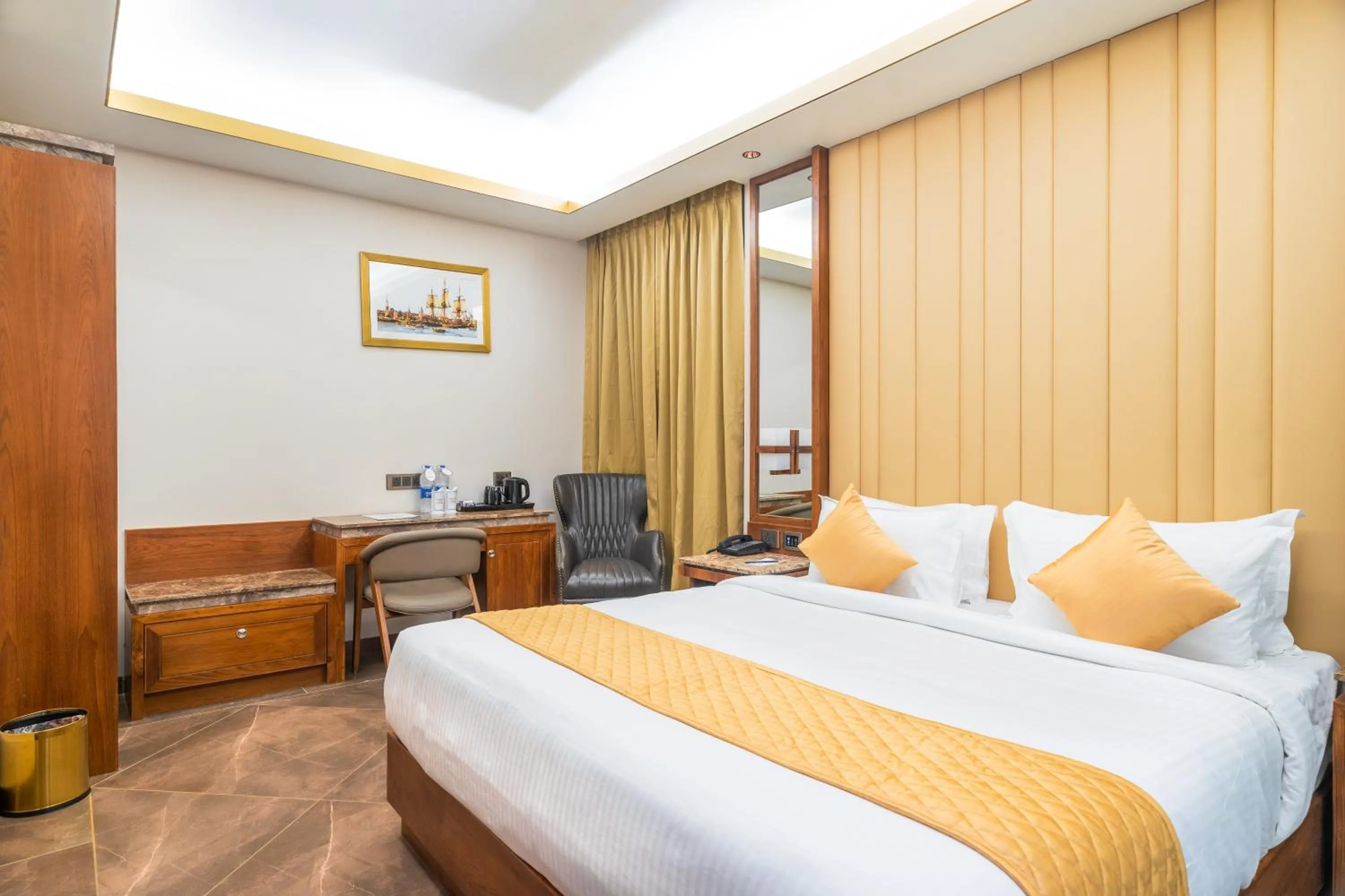 Bedroom, Bed in Marine Inn Hotel