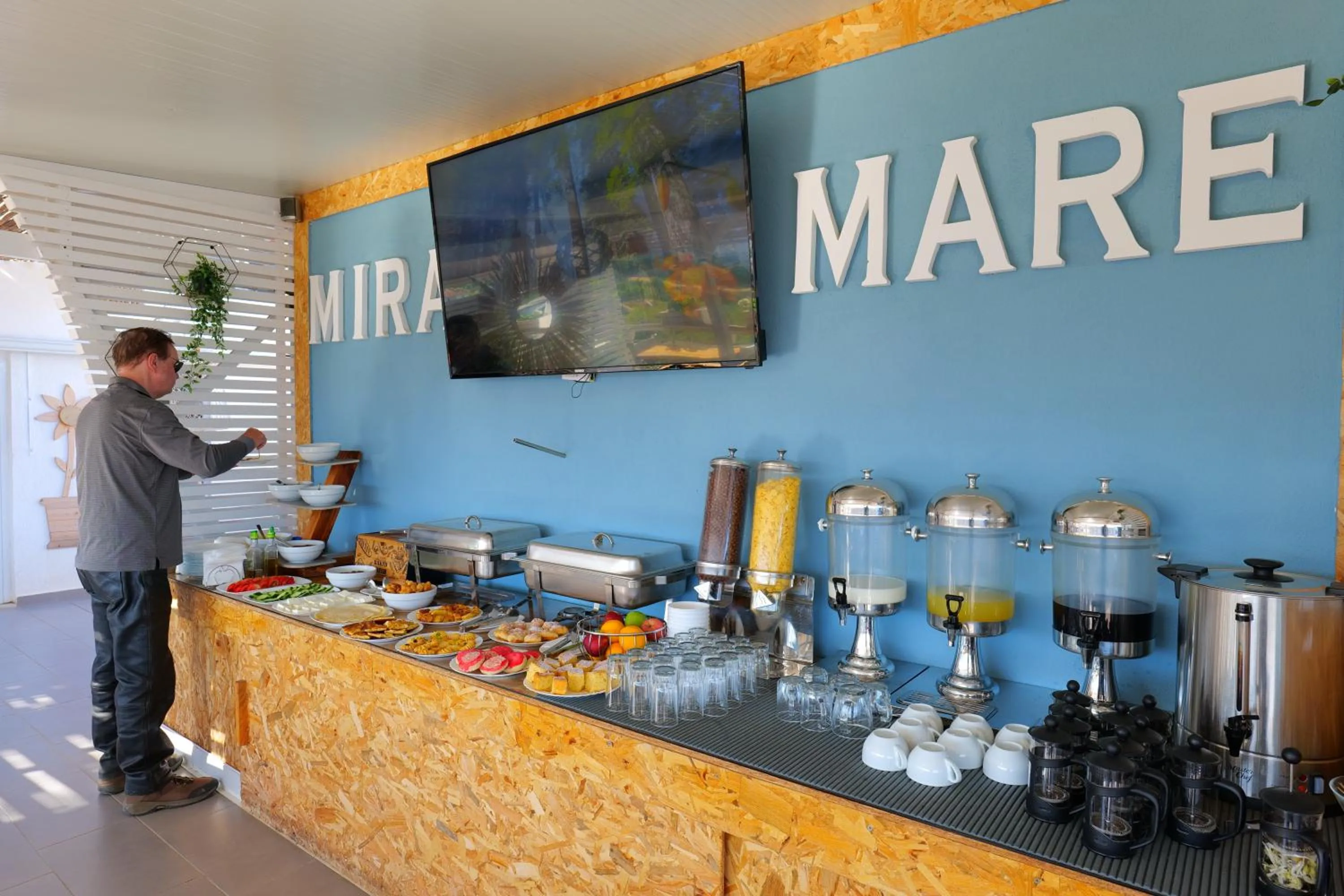 Food and drinks in Hotel Ajden by Mira Mare