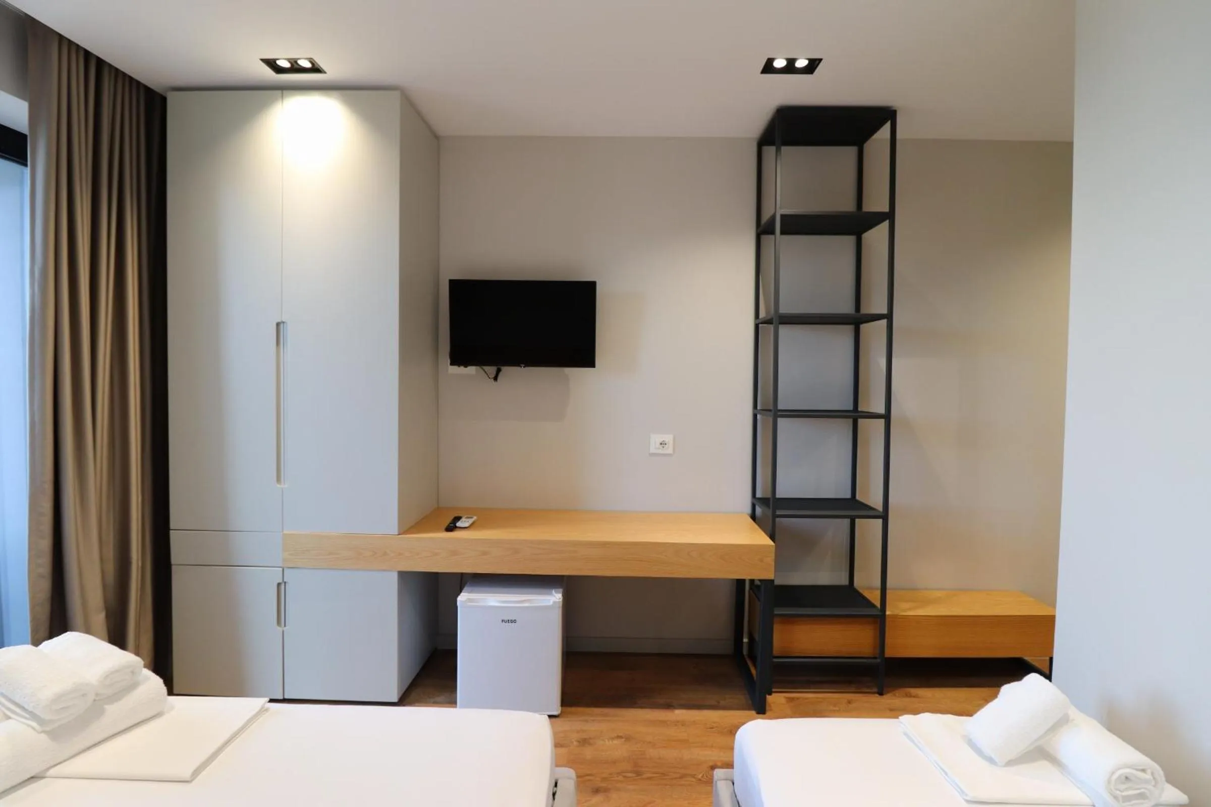 TV and multimedia, Bed in Hotel Ajden by Mira Mare