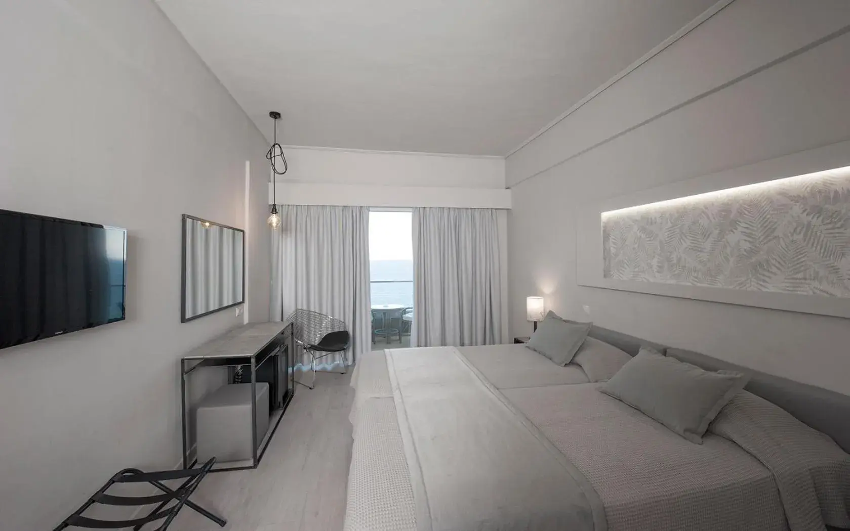 Triple Room with Mountain View in King Saron Hotel Resort Triple Room with Mountain View in King Saron Hotel Resort