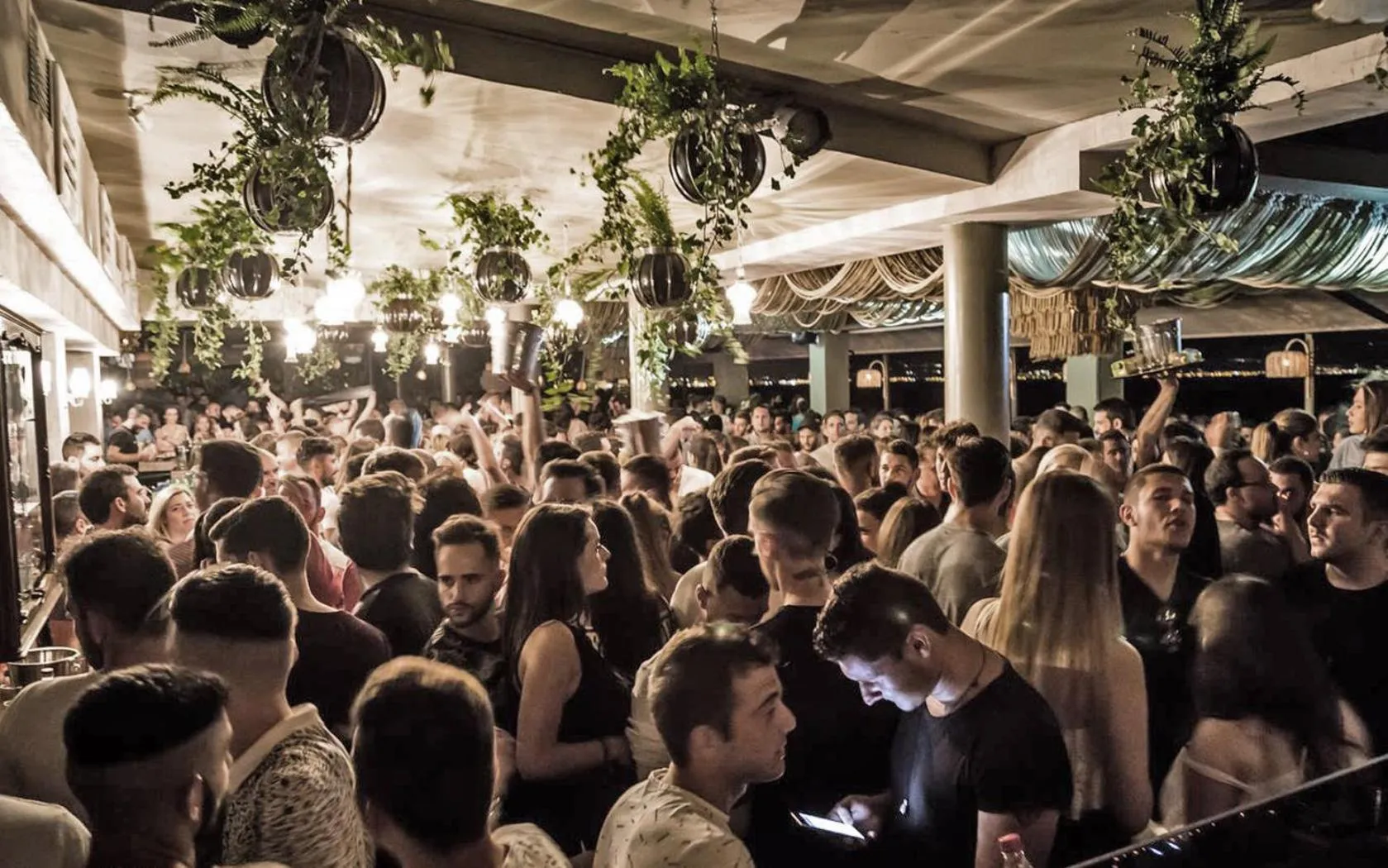 Nightclub / DJ in King Saron Hotel Resort