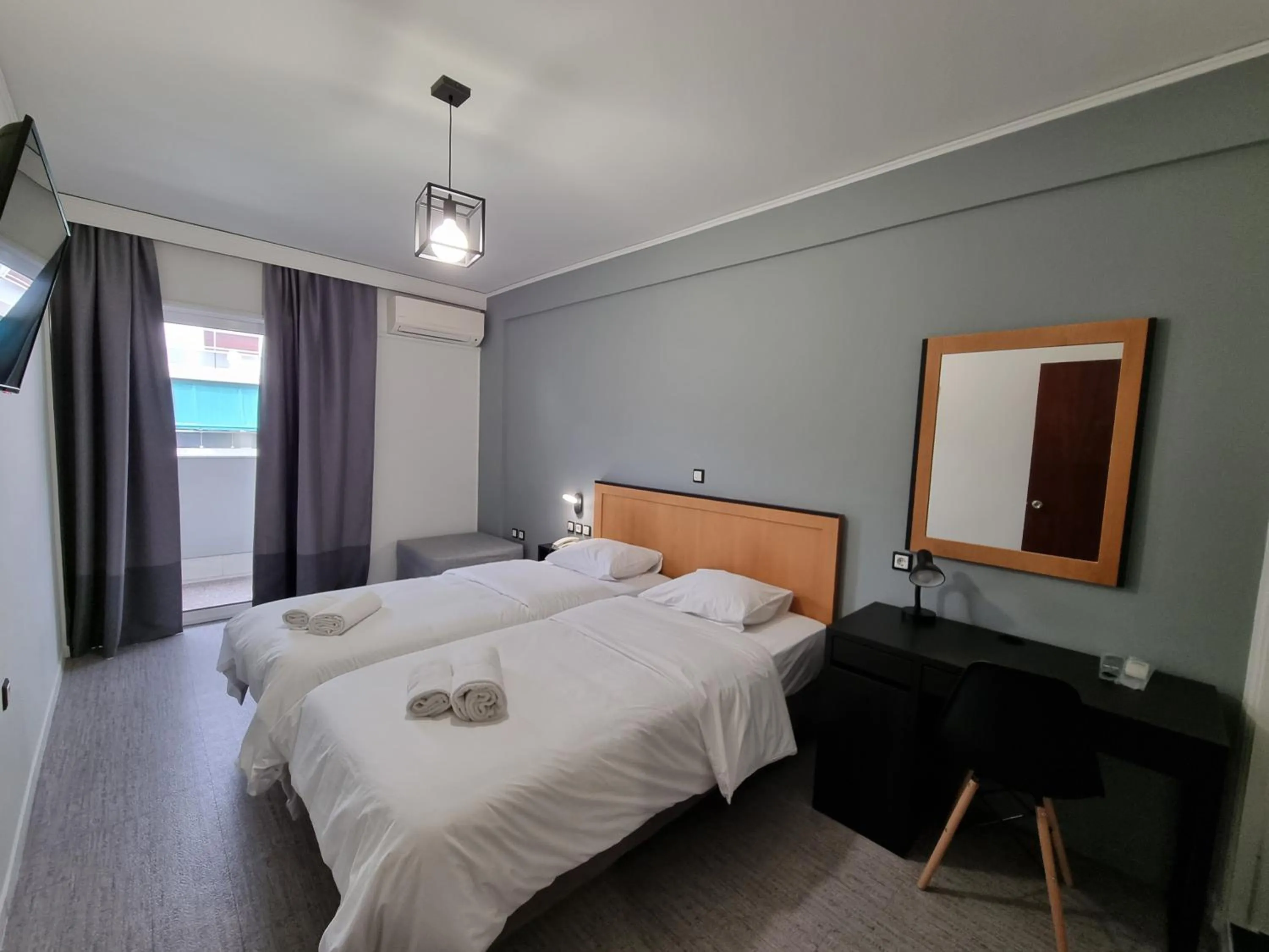 Bedroom, Bed in Savoy Hotel