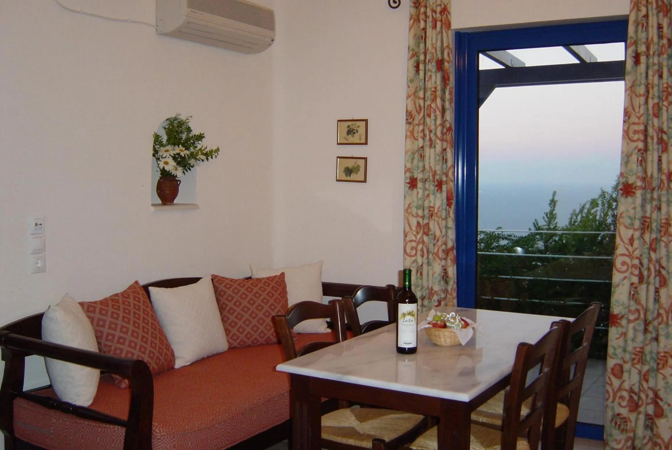 Photo of the whole room in Nymphes Luxury Apartments