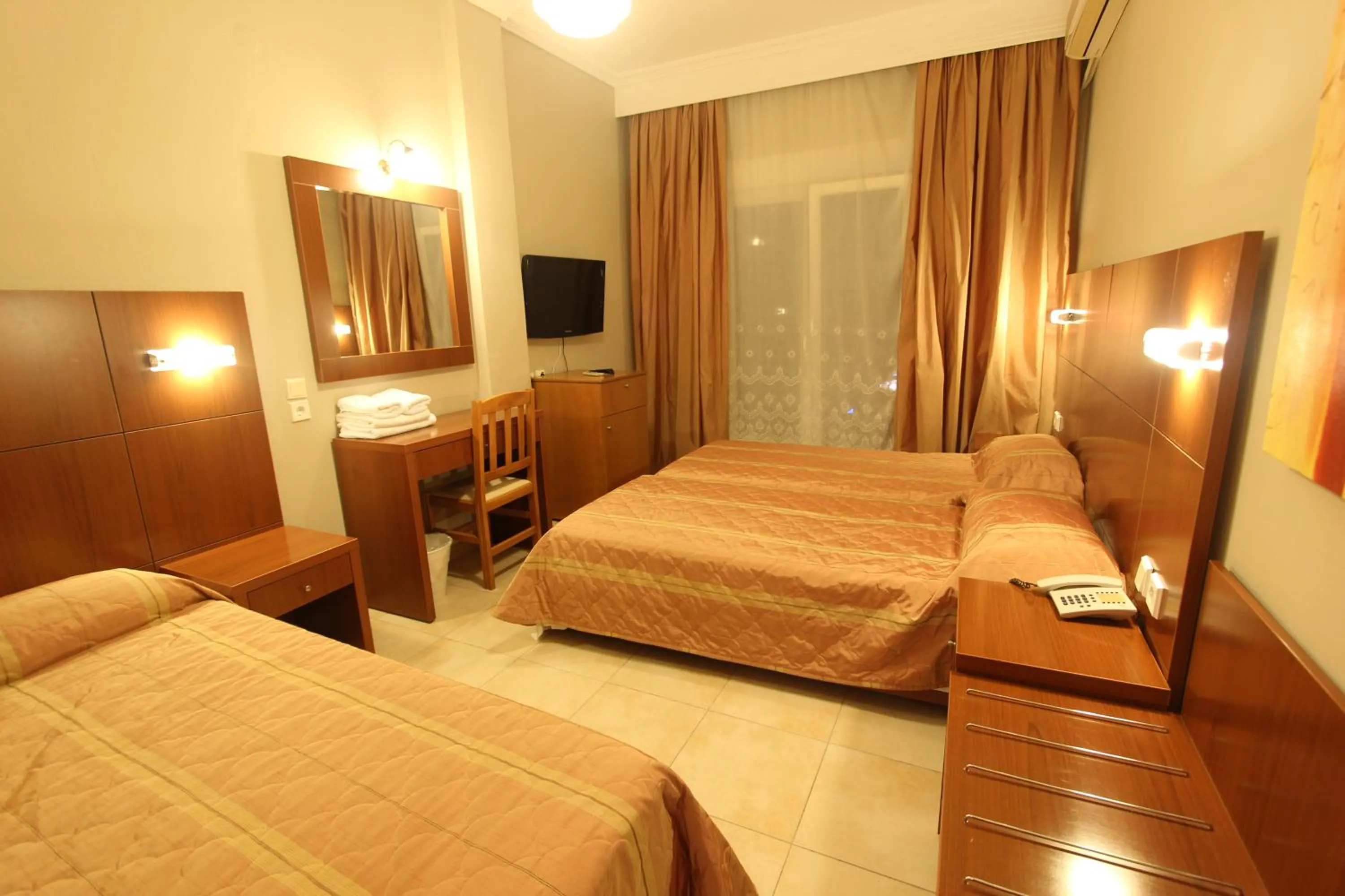 Photo of the whole room in Hotel Mallas