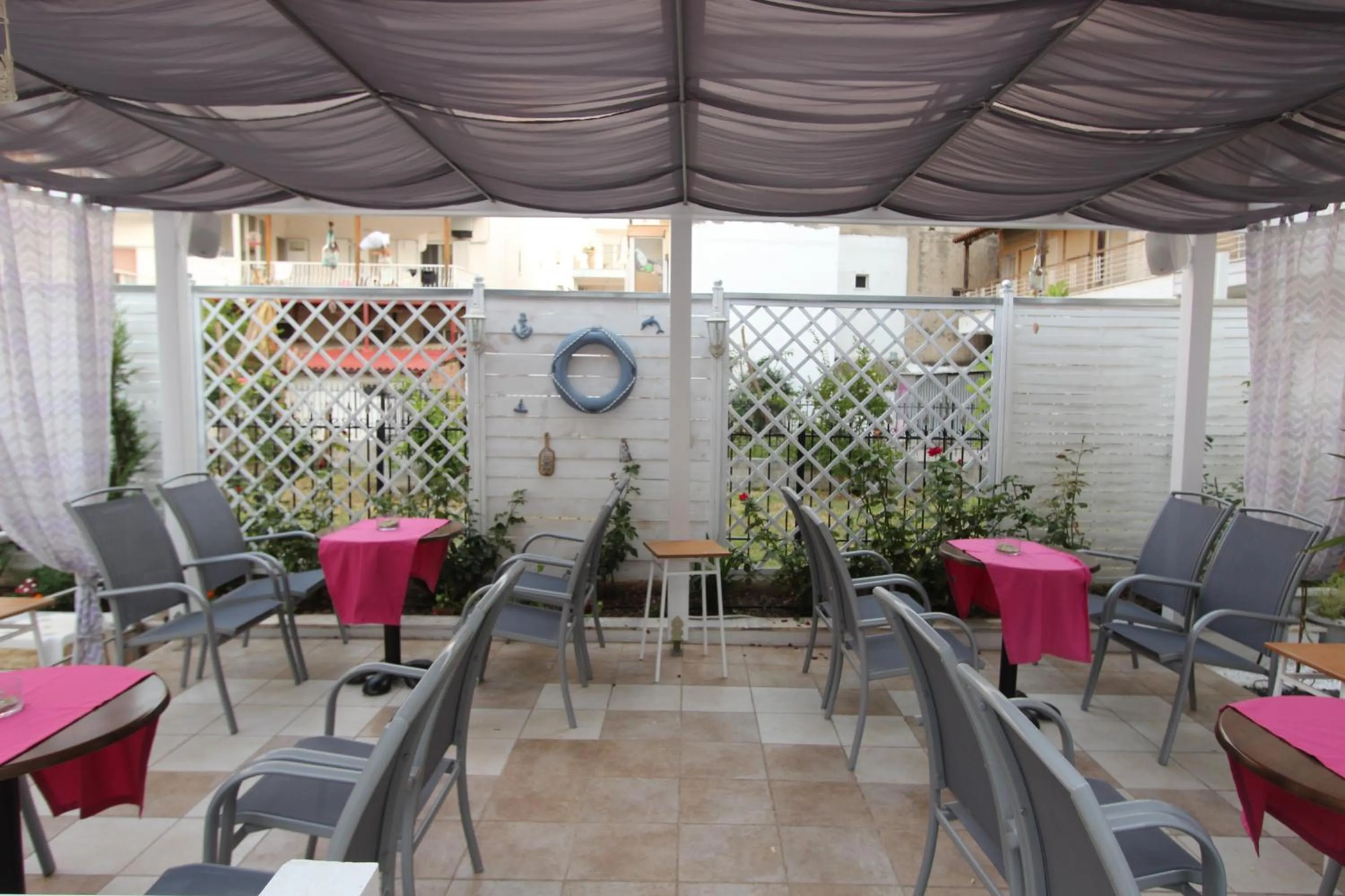 Restaurant/places to eat in Hotel Mallas