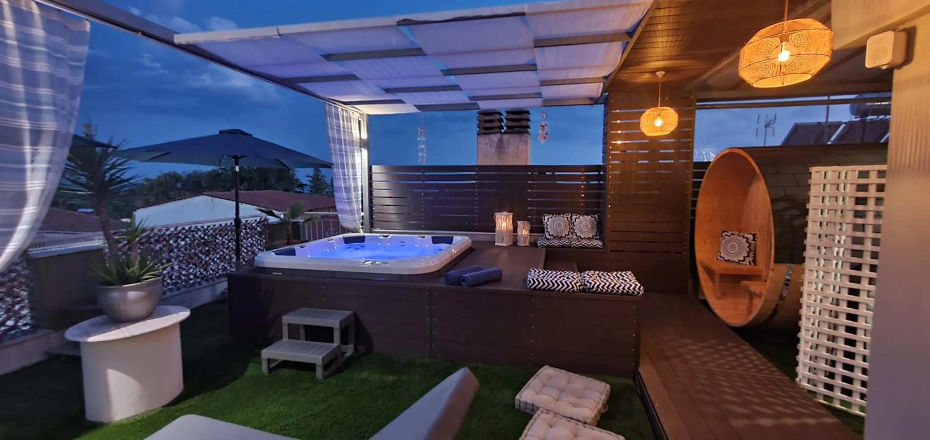 Hot Tub in Hotel Mallas