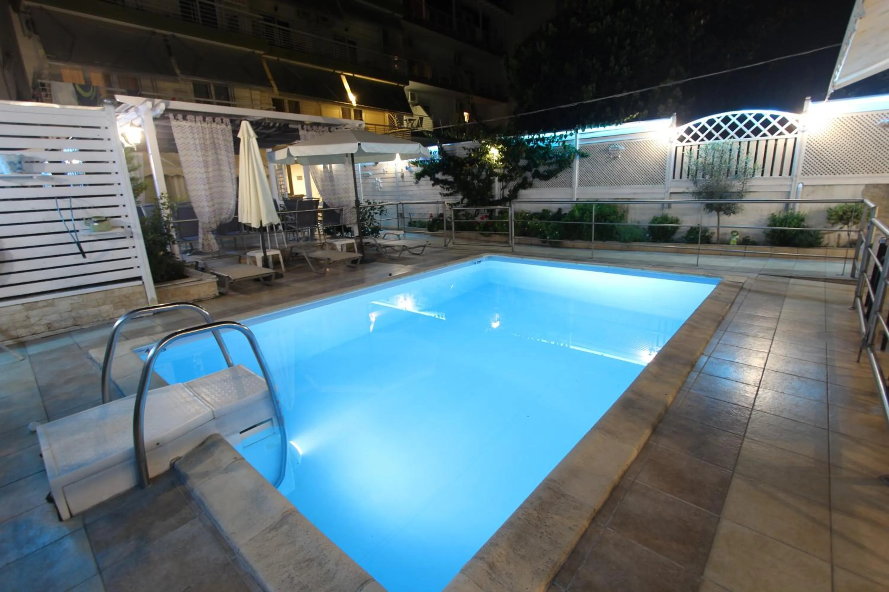 Swimming pool in Hotel Mallas