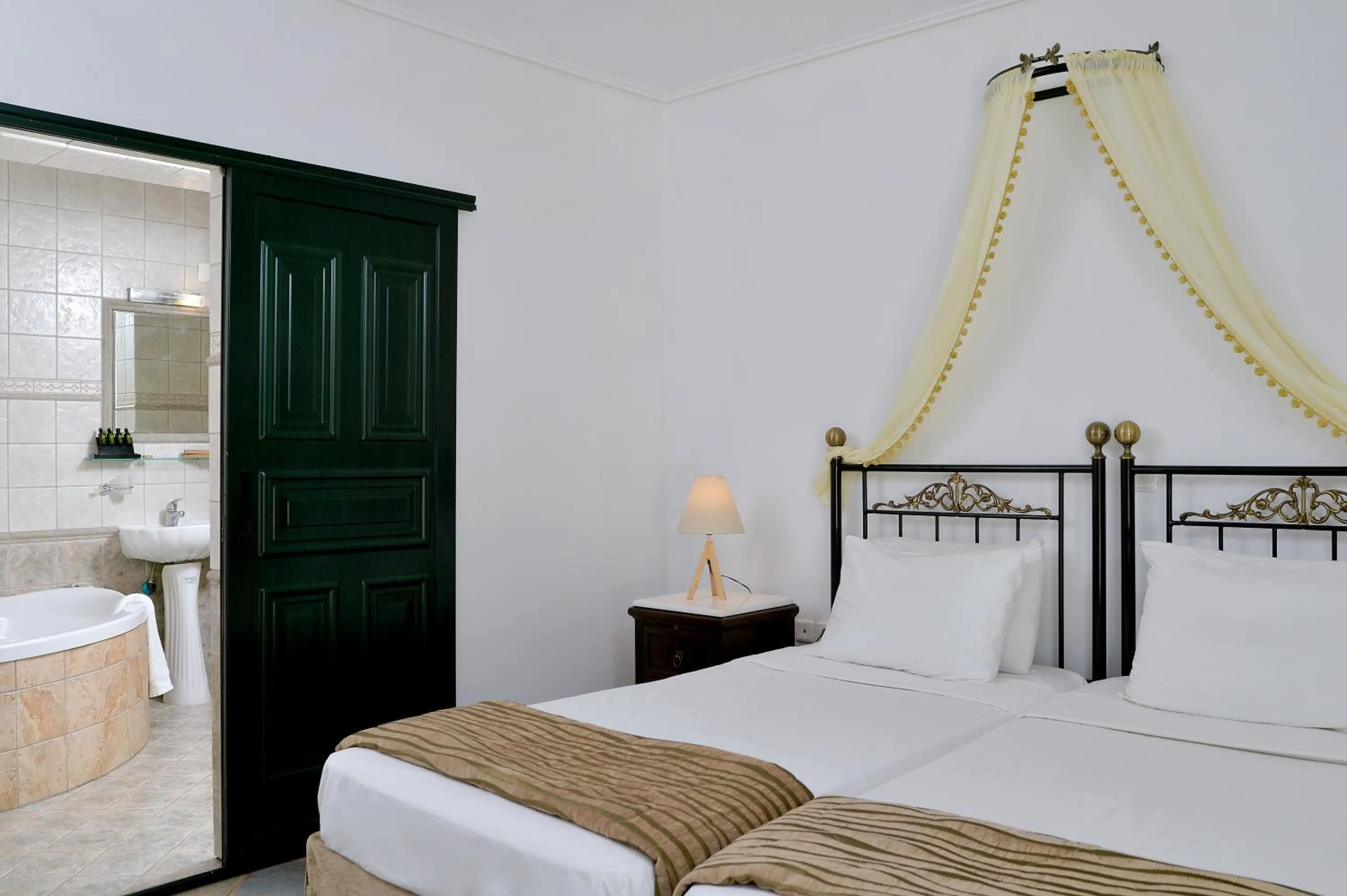 Bedroom, Bed in Vasilaras Hotel