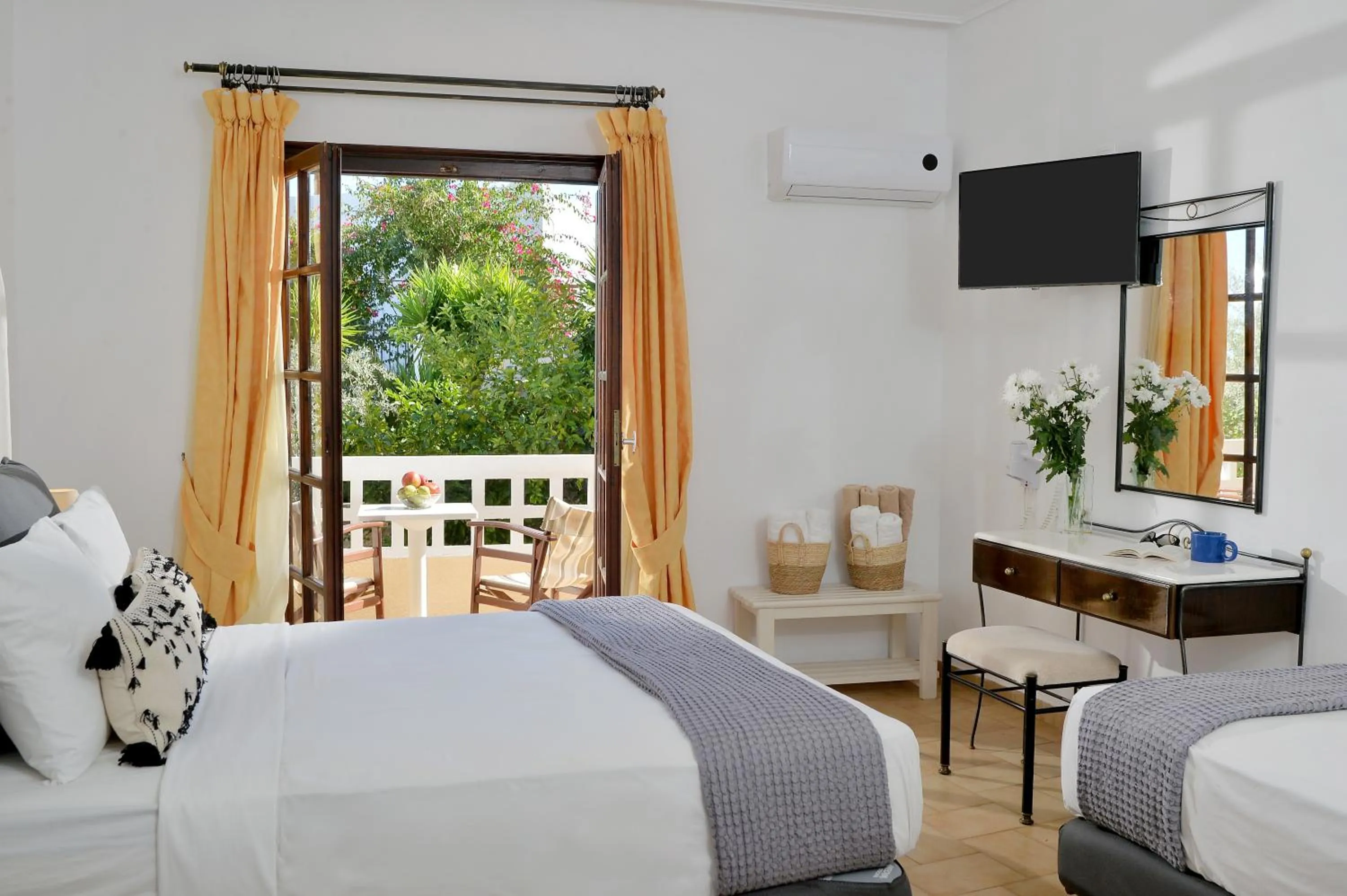 Bedroom, Bed in Vasilaras Hotel