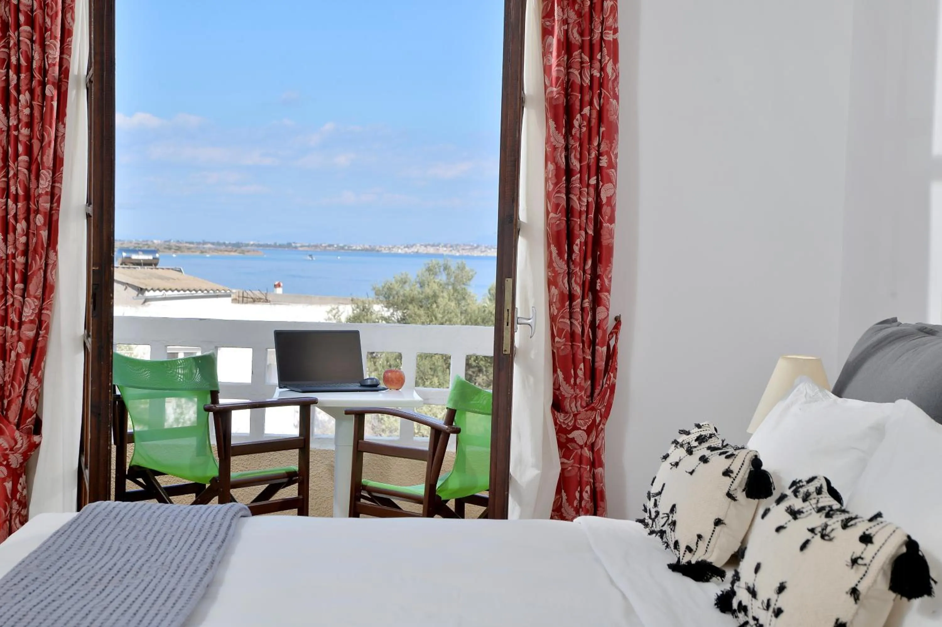 Balcony/Terrace, Bed in Vasilaras Hotel