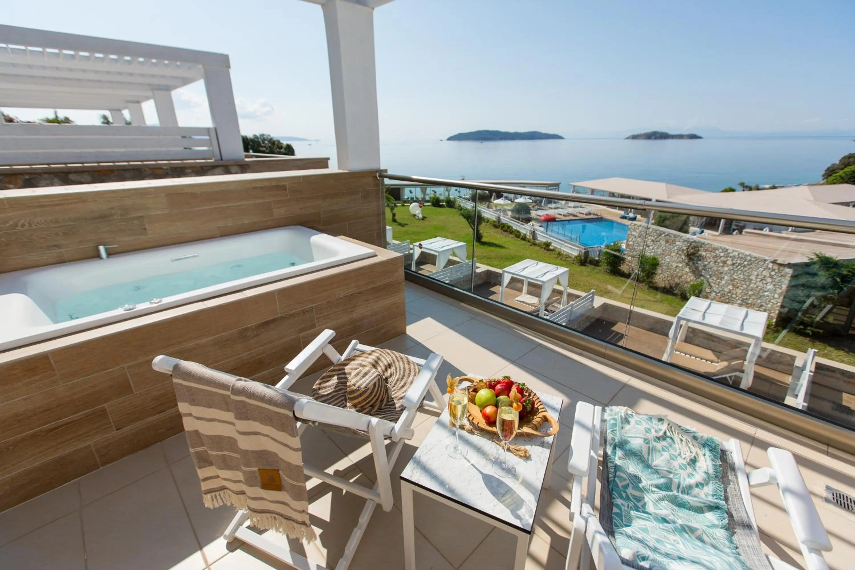 Kassandra Bay Resort, Suites & Spa