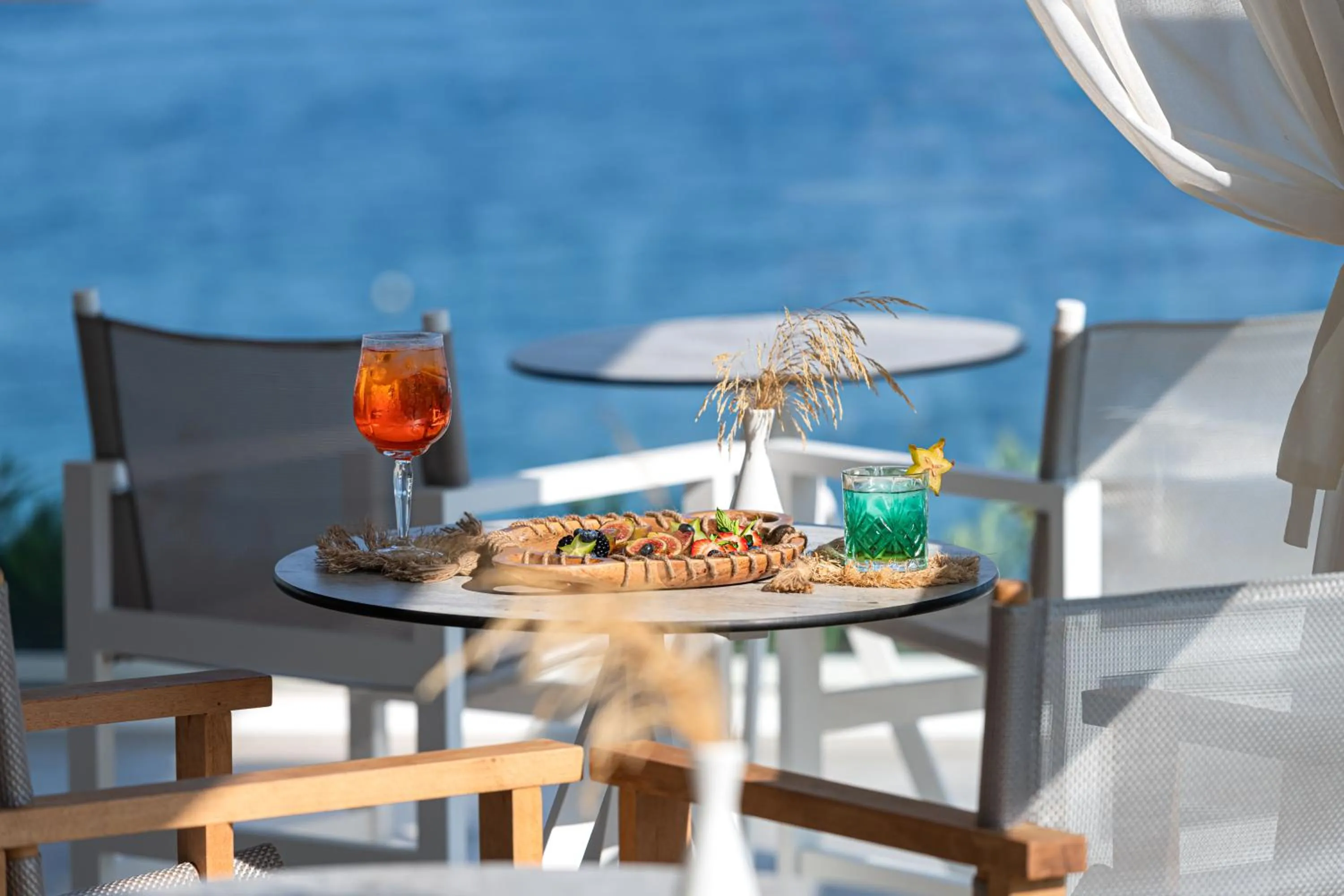 Lounge or bar in Kassandra Bay Resort, Suites & Spa