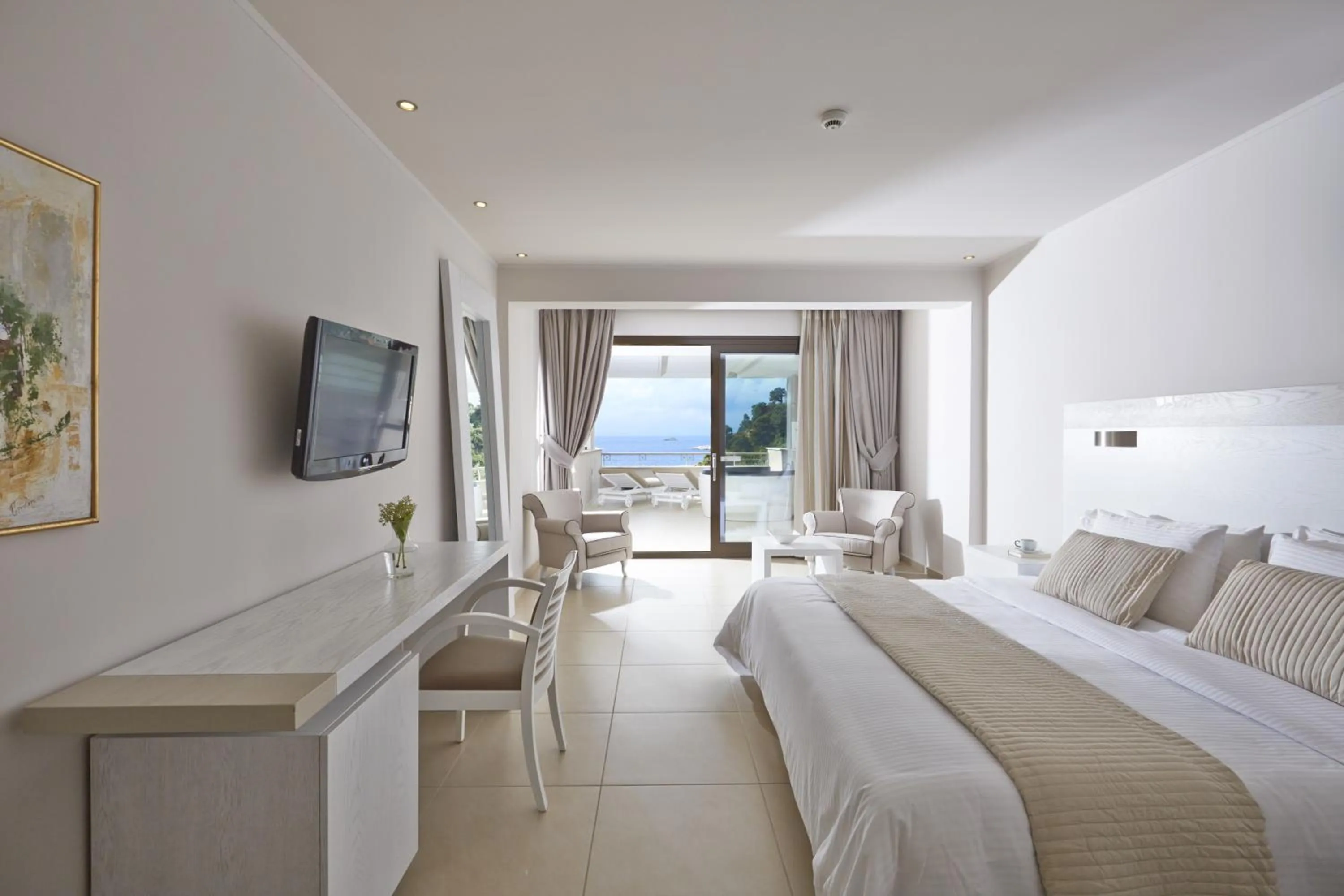 Bedroom, Bed in Kassandra Bay Resort, Suites & Spa