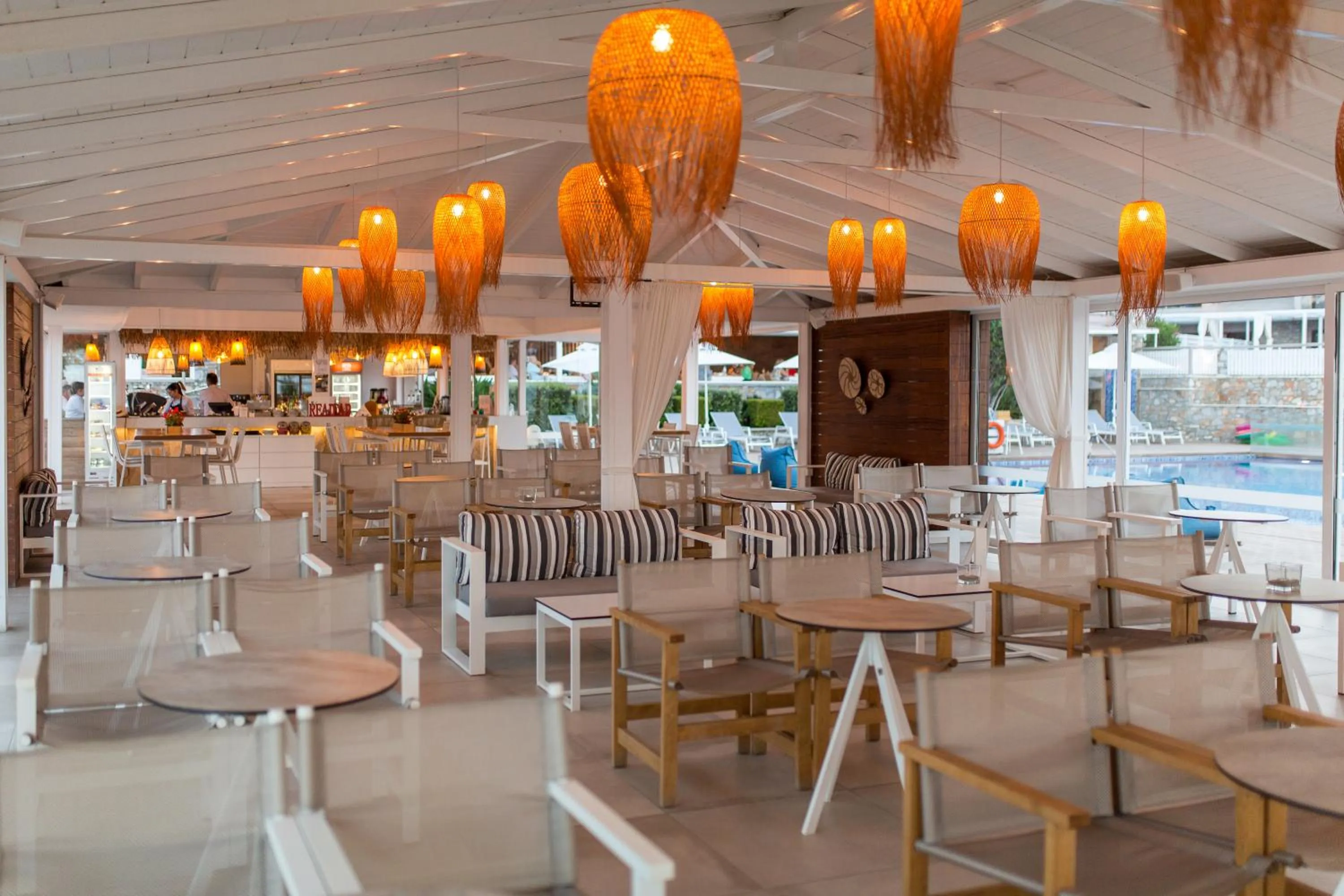 Lounge or bar in Kassandra Bay Resort, Suites & Spa