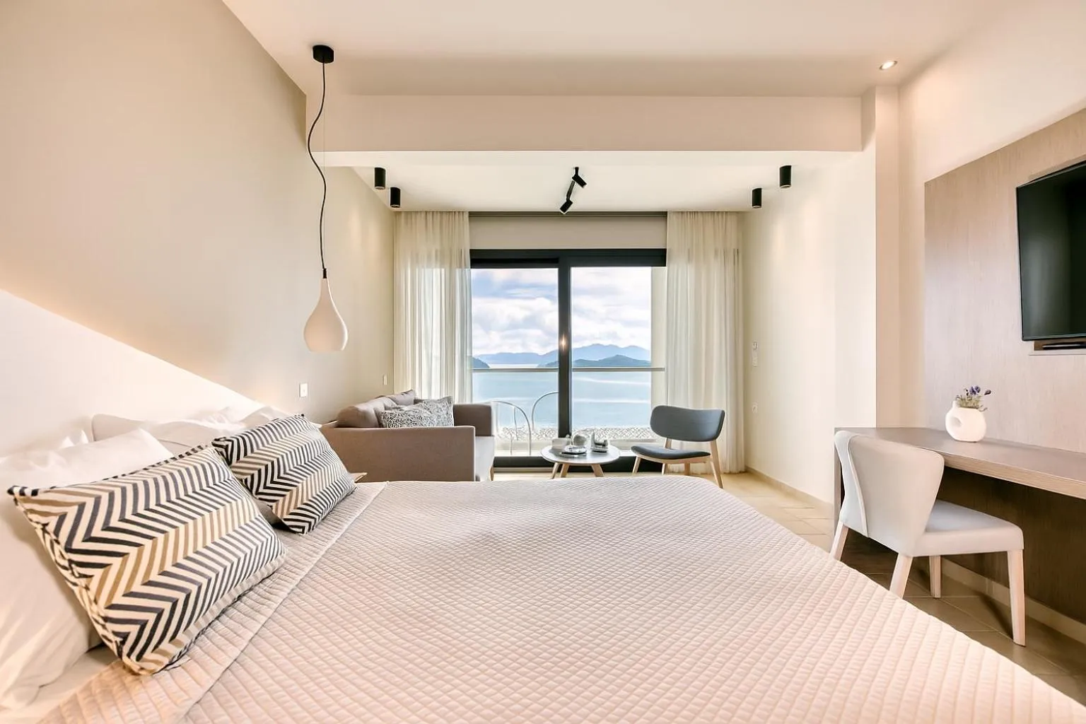 Photo of the whole room, Bed in Kassandra Bay Resort, Suites & Spa