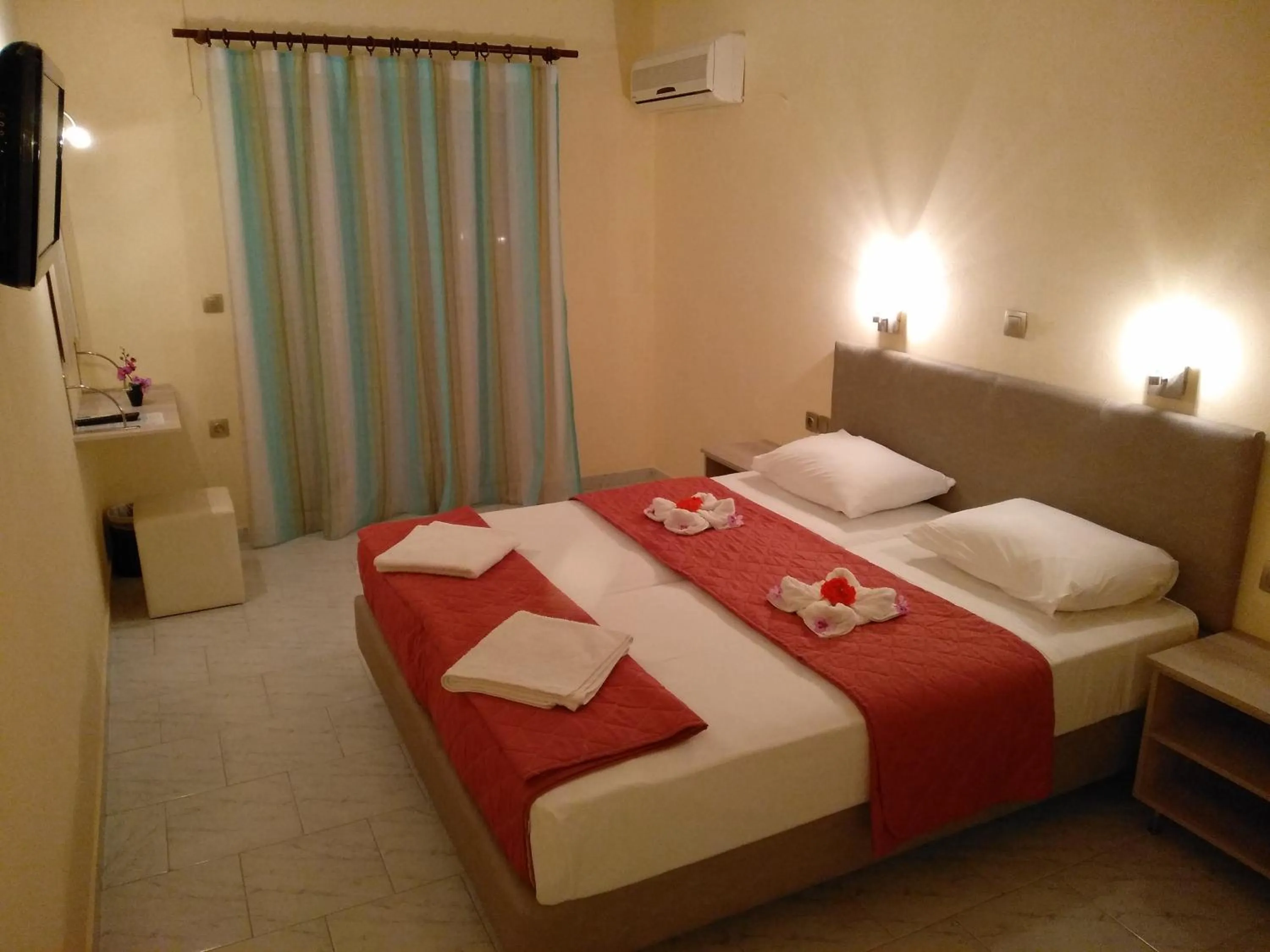 Bedroom, Bed in Leonidas Hotel & Studios