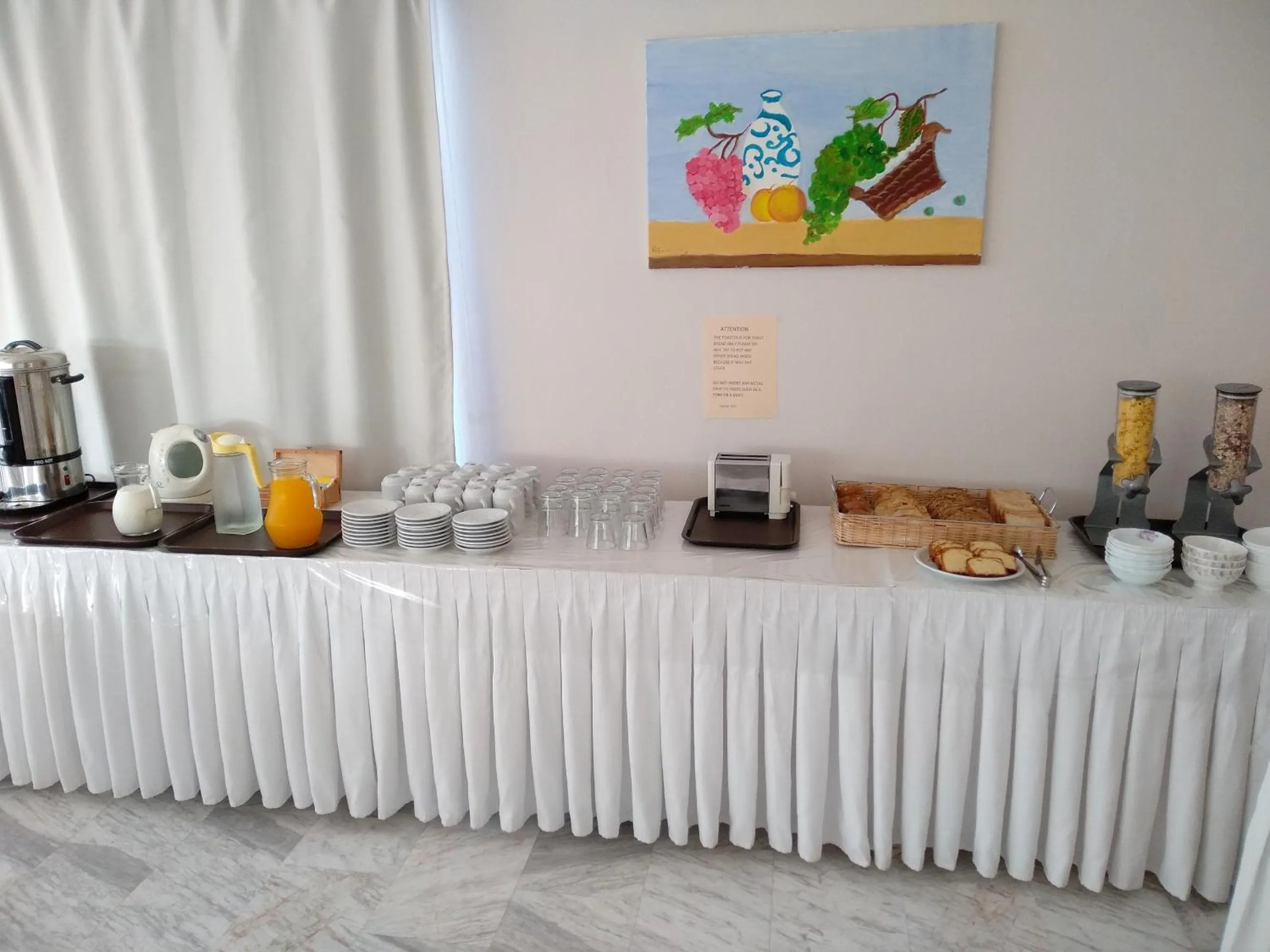 Breakfast in Leonidas Hotel & Studios