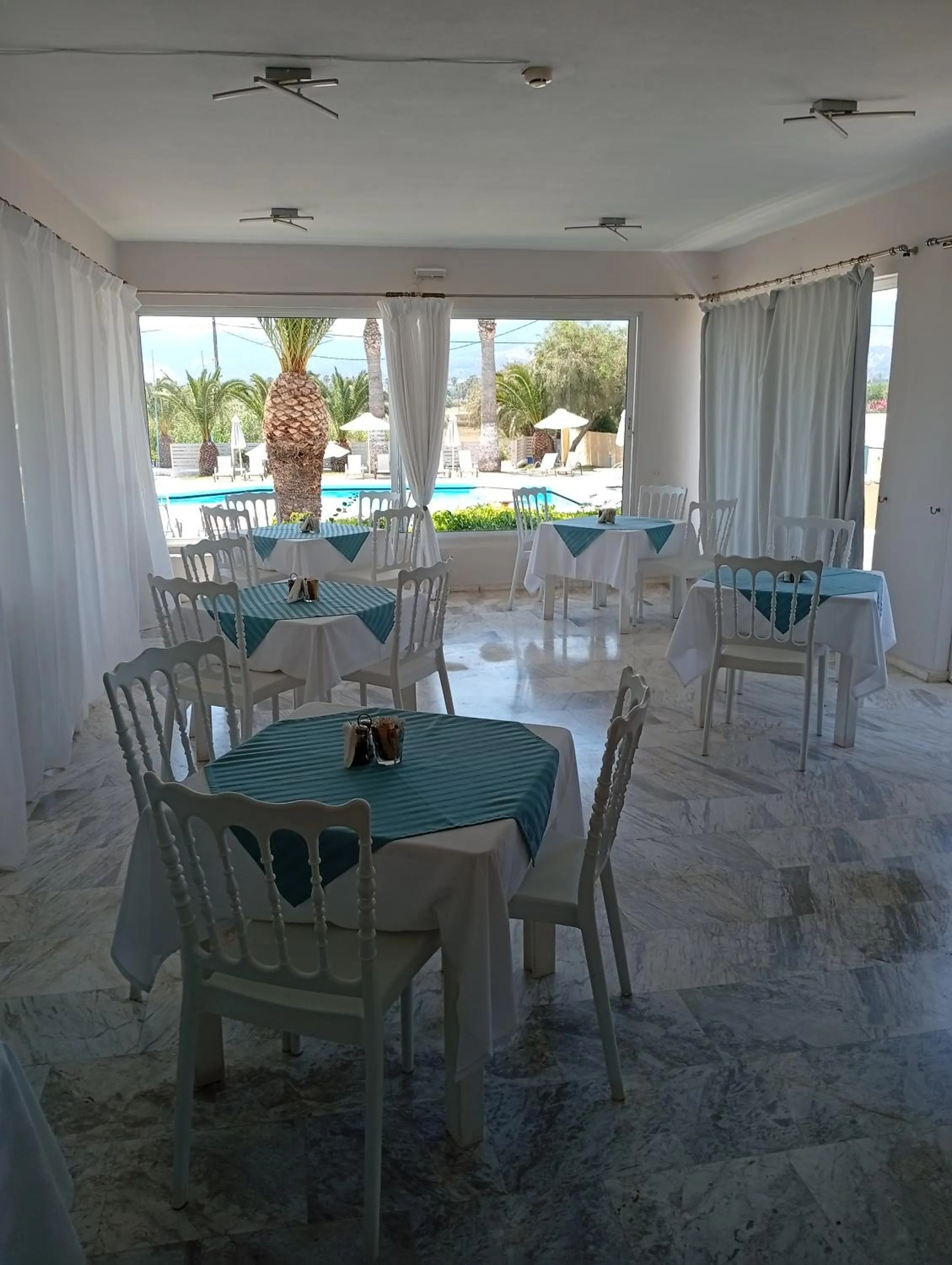 Breakfast in Leonidas Hotel & Studios