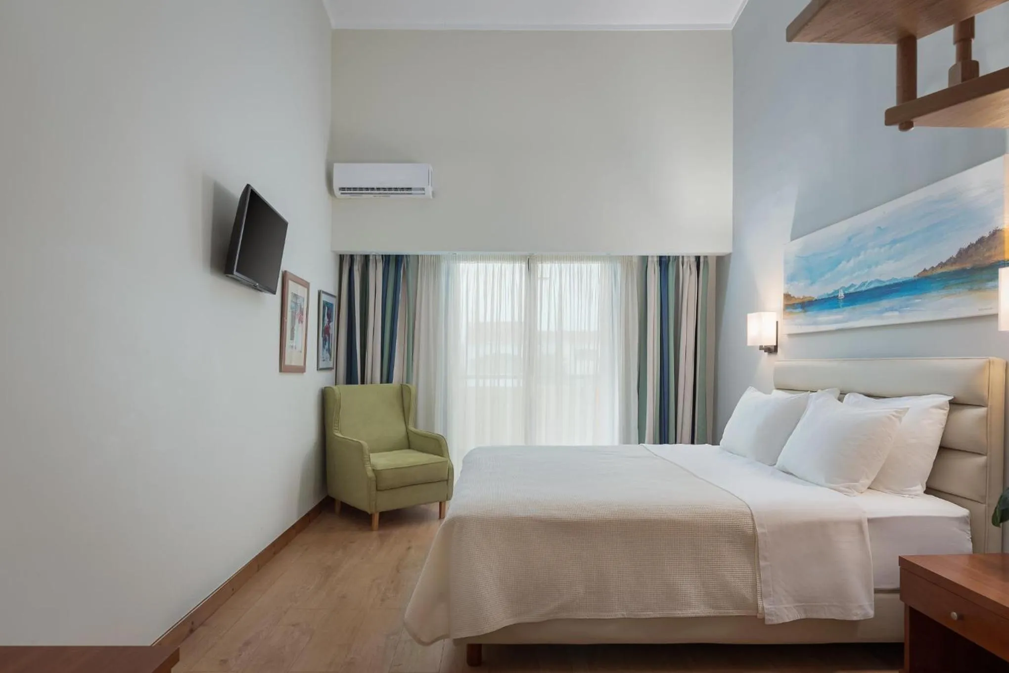 Bed in Alkyon Resort Hotel & Spa