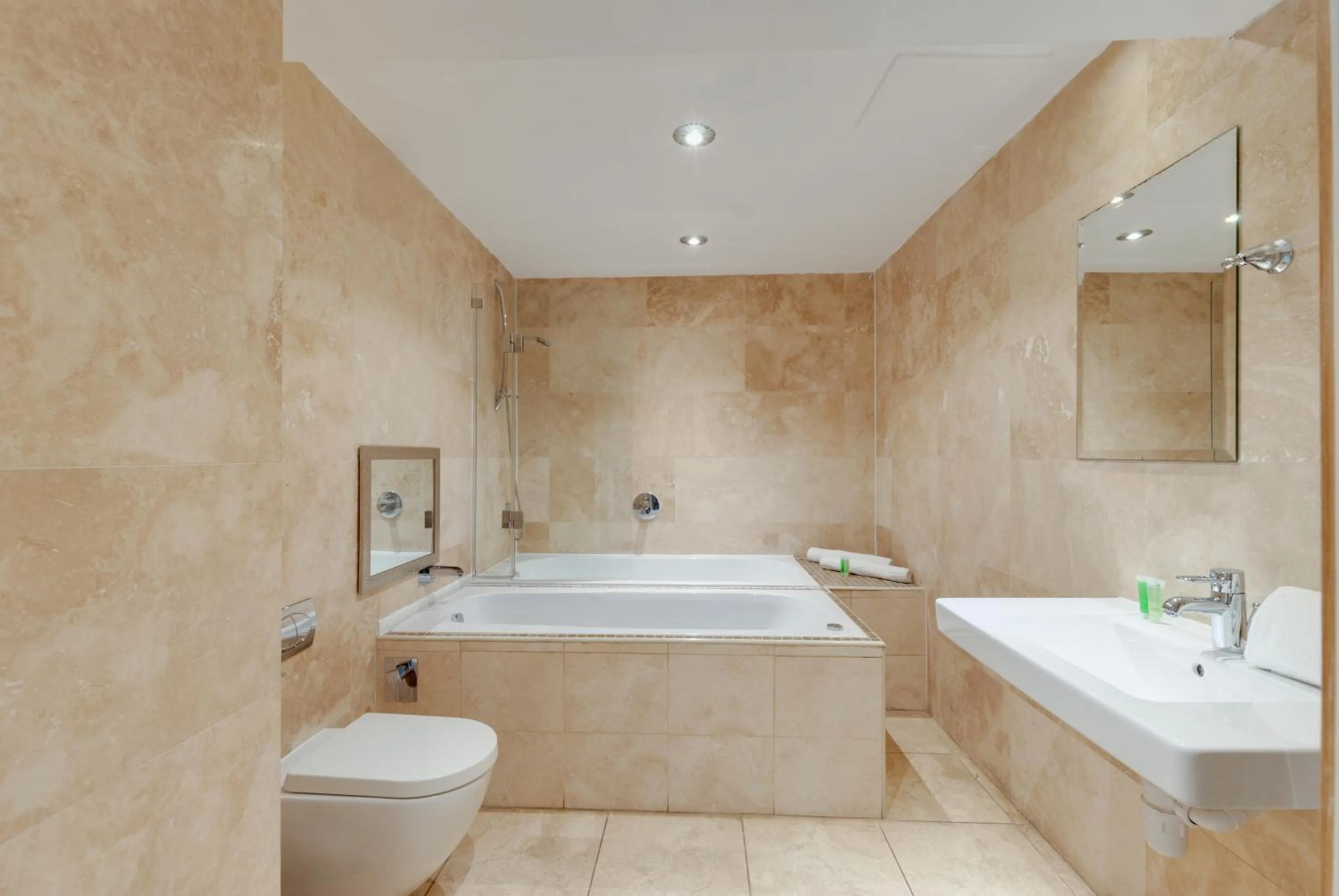 Shower in Boutique 56