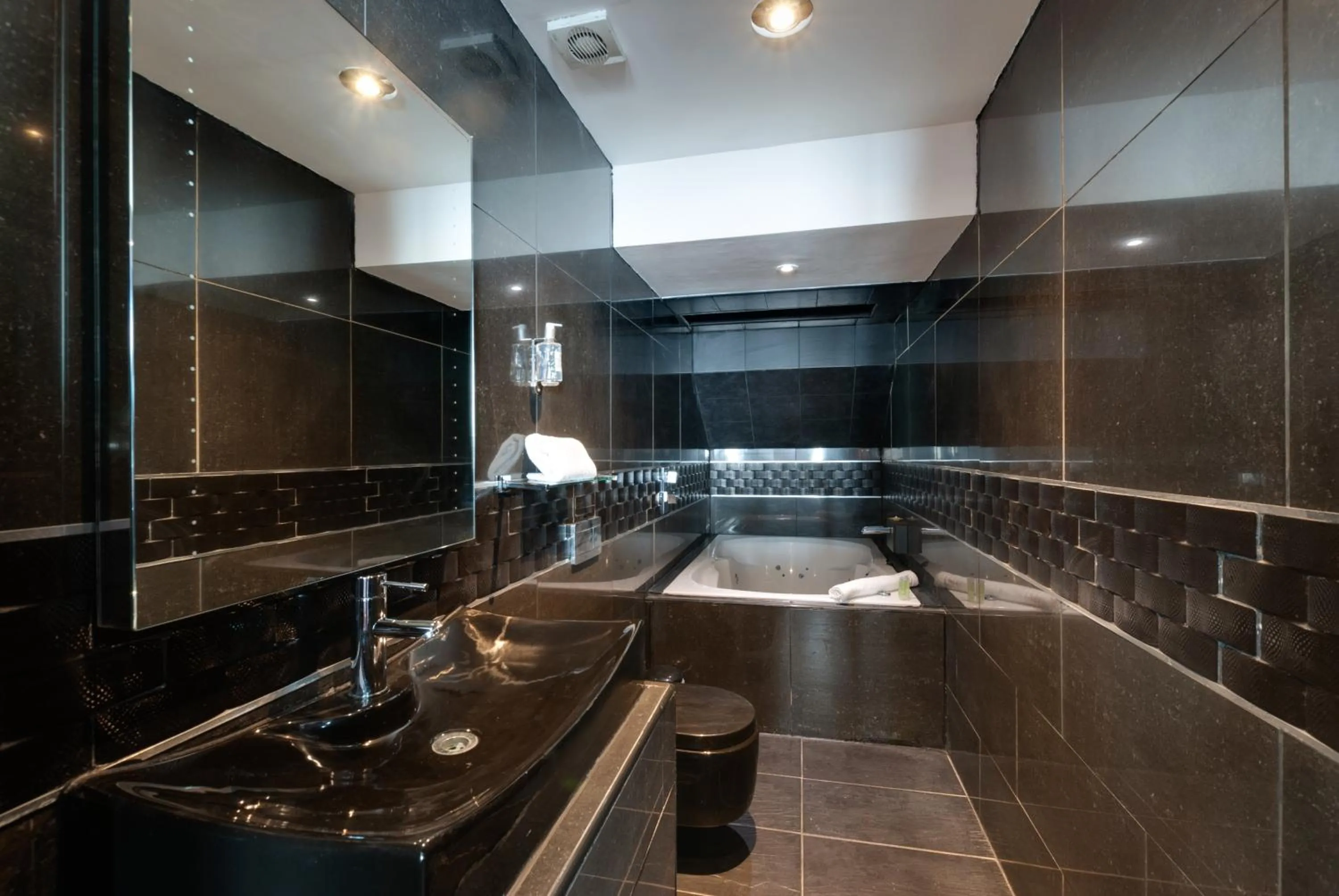 Bathroom in Boutique 56