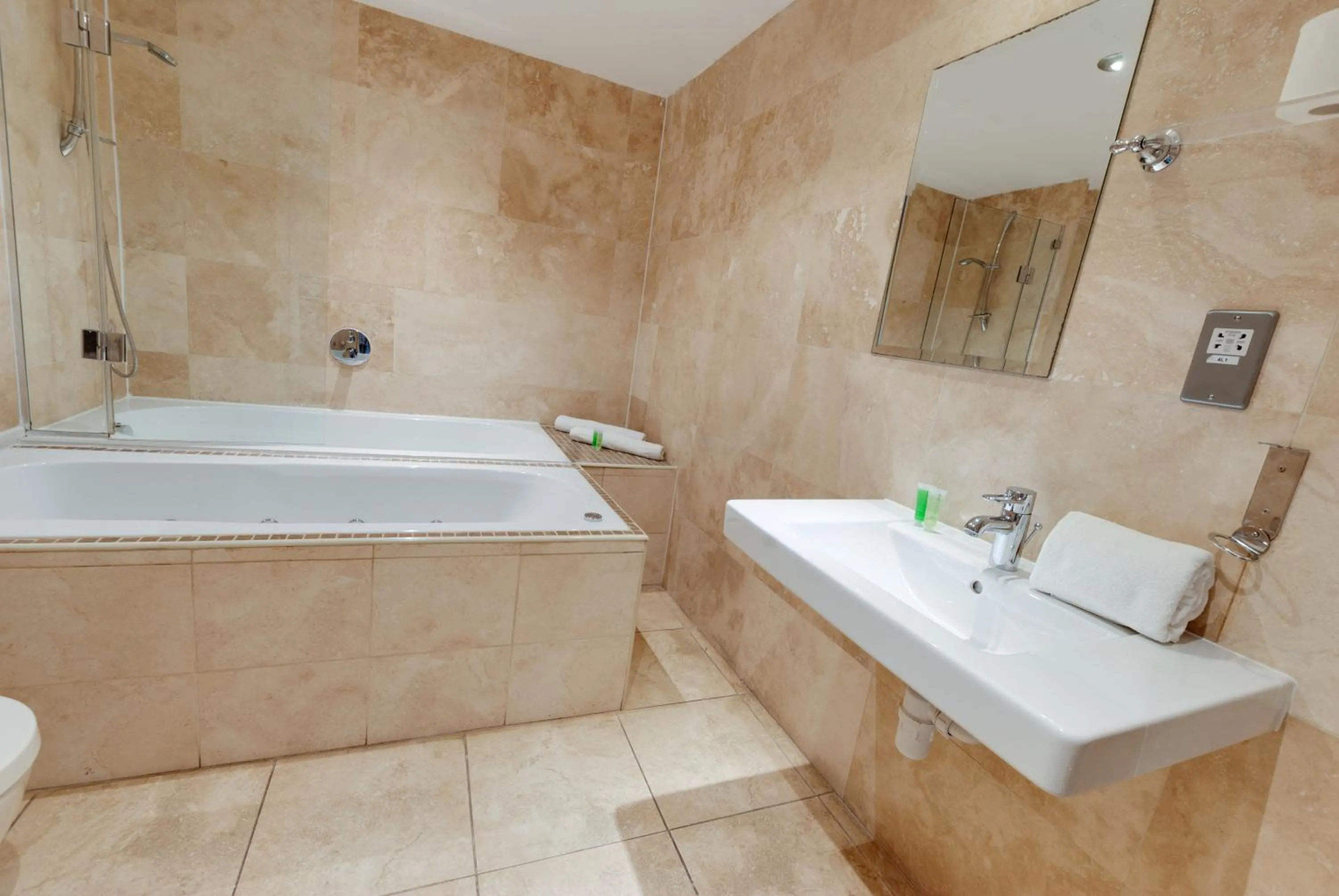 Shower in Boutique 56