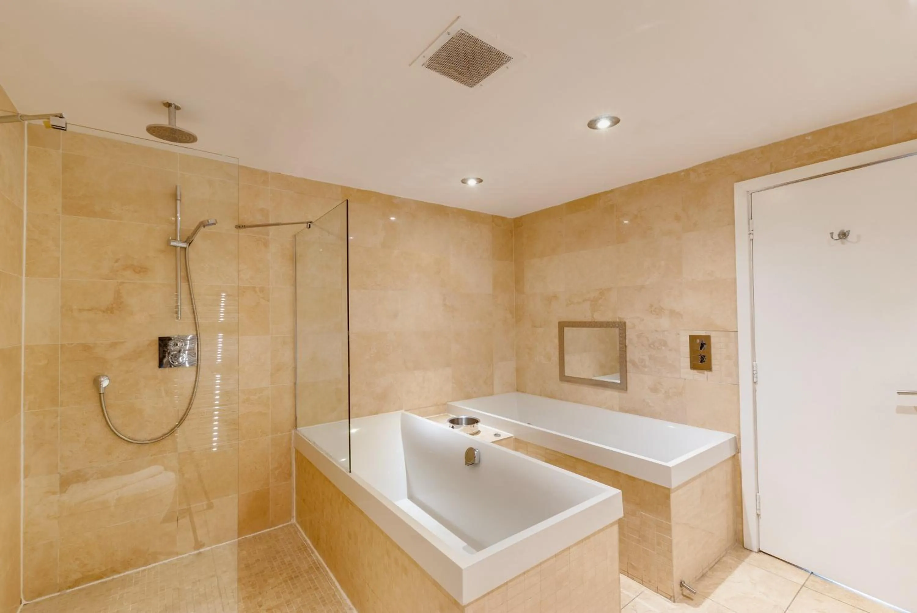 Shower in Boutique 56