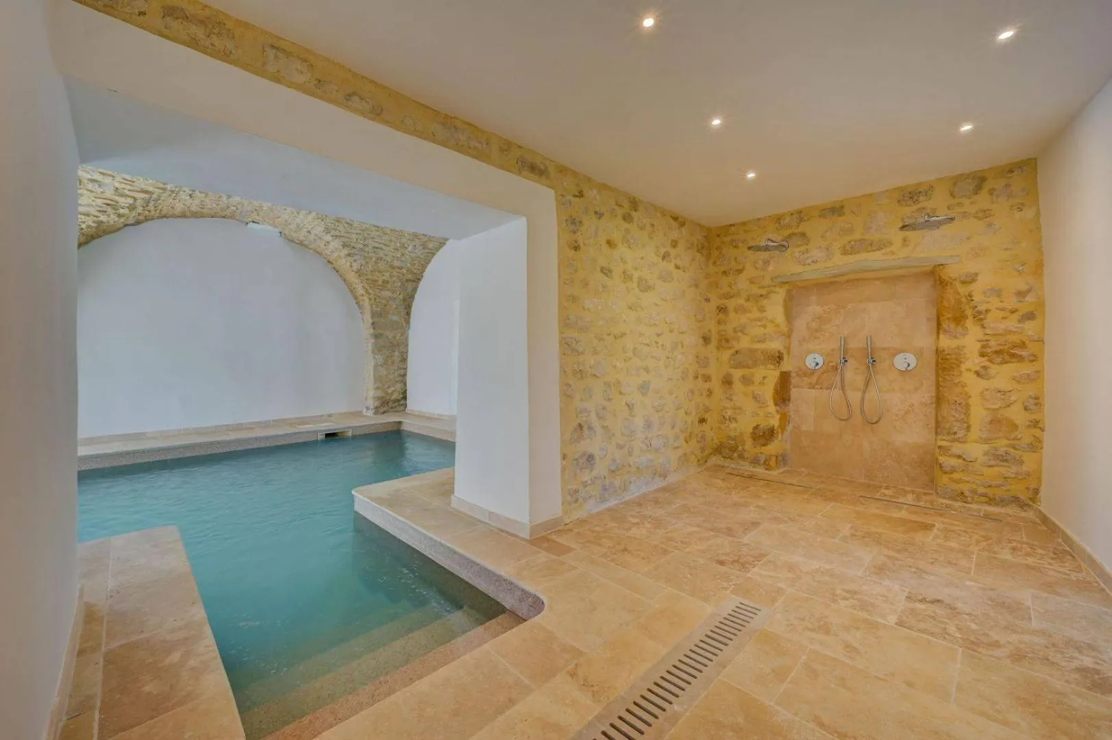 Swimming pool in Domaine de Privadière & Spa