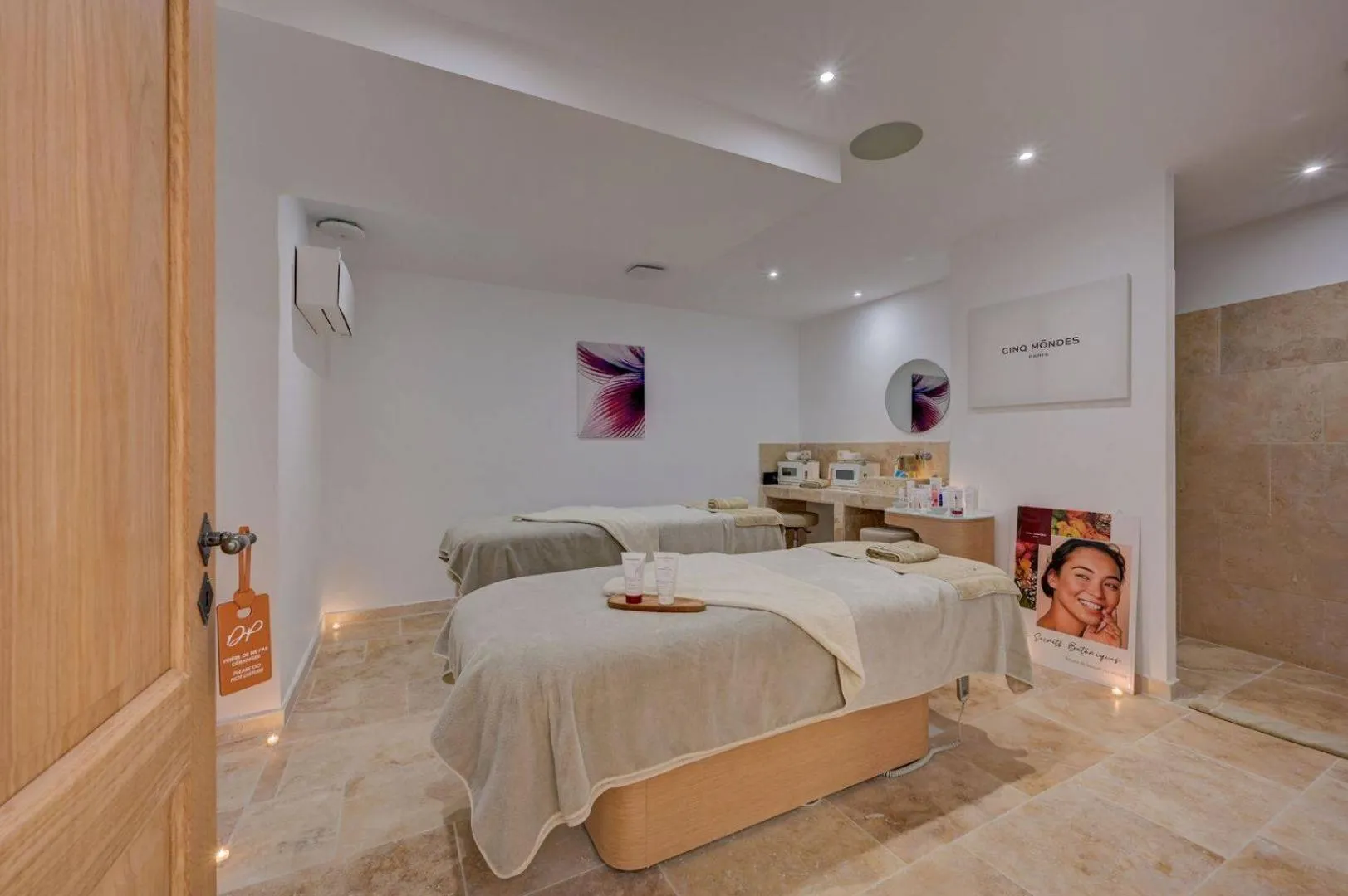 Massage, Bed in Domaine de Privadière & Spa