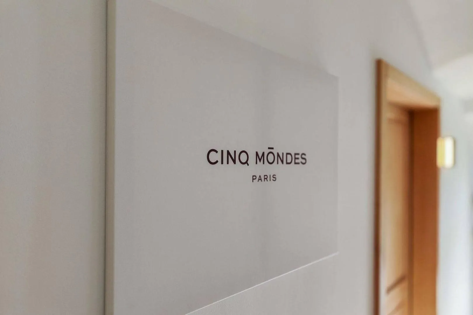 Logo/Certificate/Sign in Domaine de Privadière & Spa