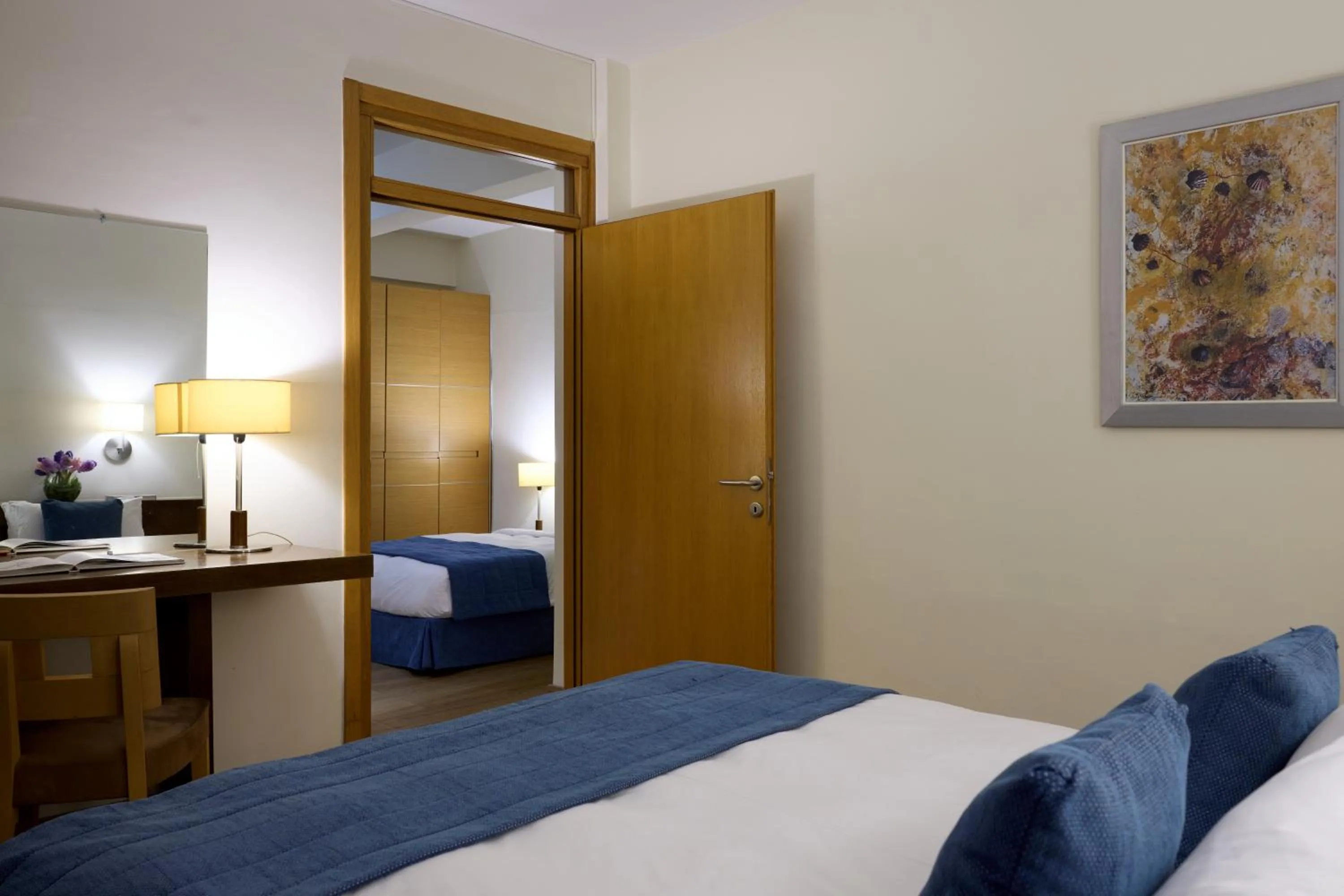 Photo of the whole room, Bed in Domotel Xenia Volos