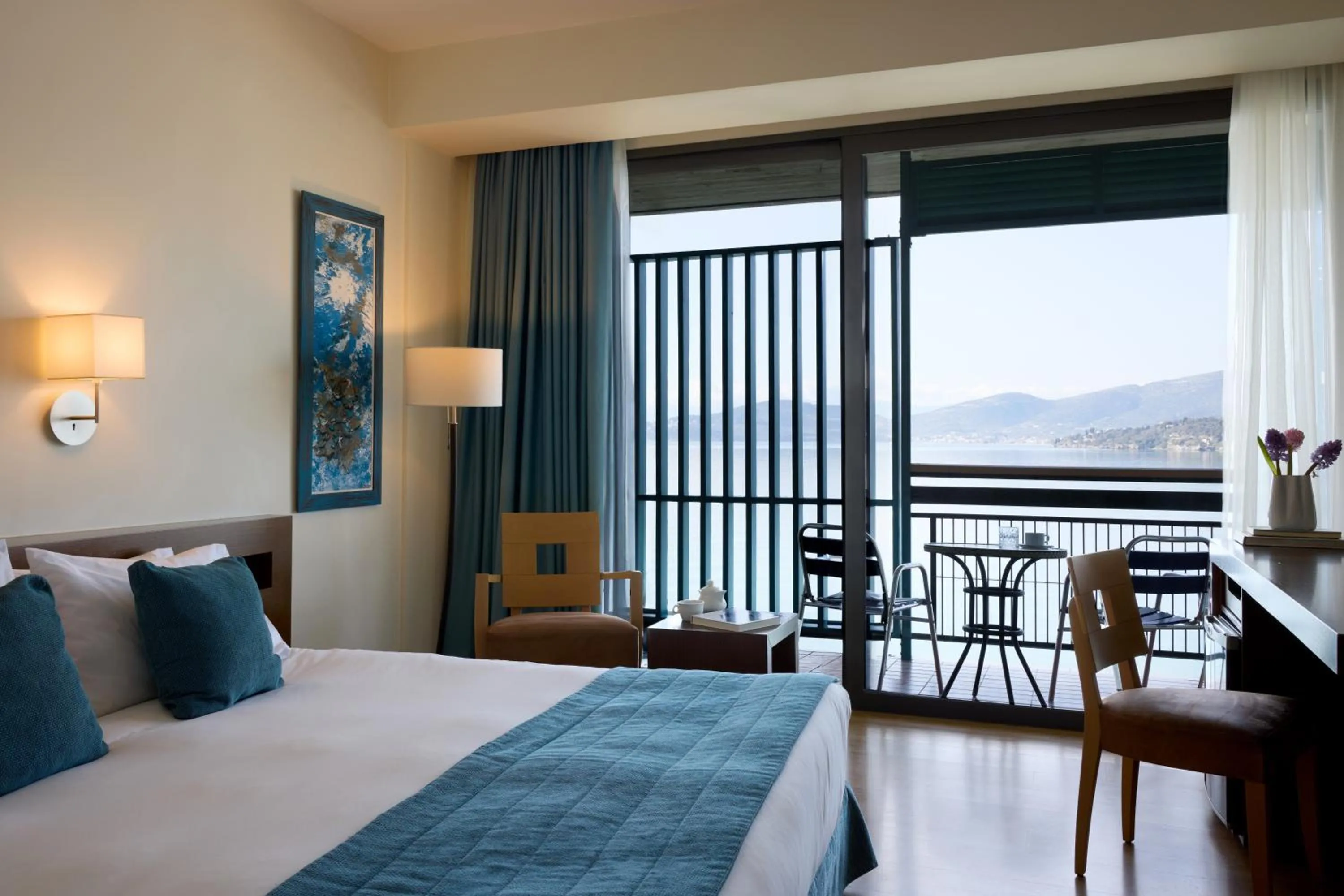 Photo of the whole room, Bed in Domotel Xenia Volos