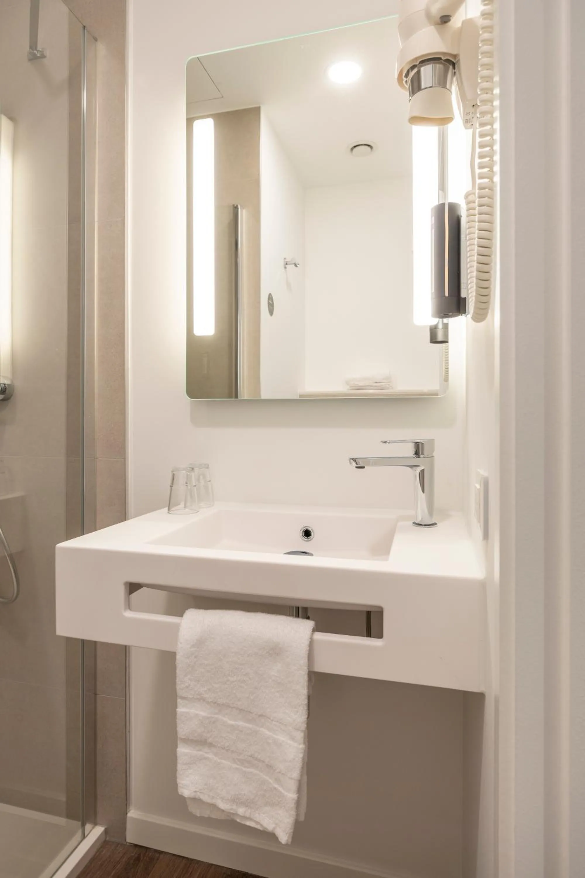 Toilet in B&B HOTEL Namur