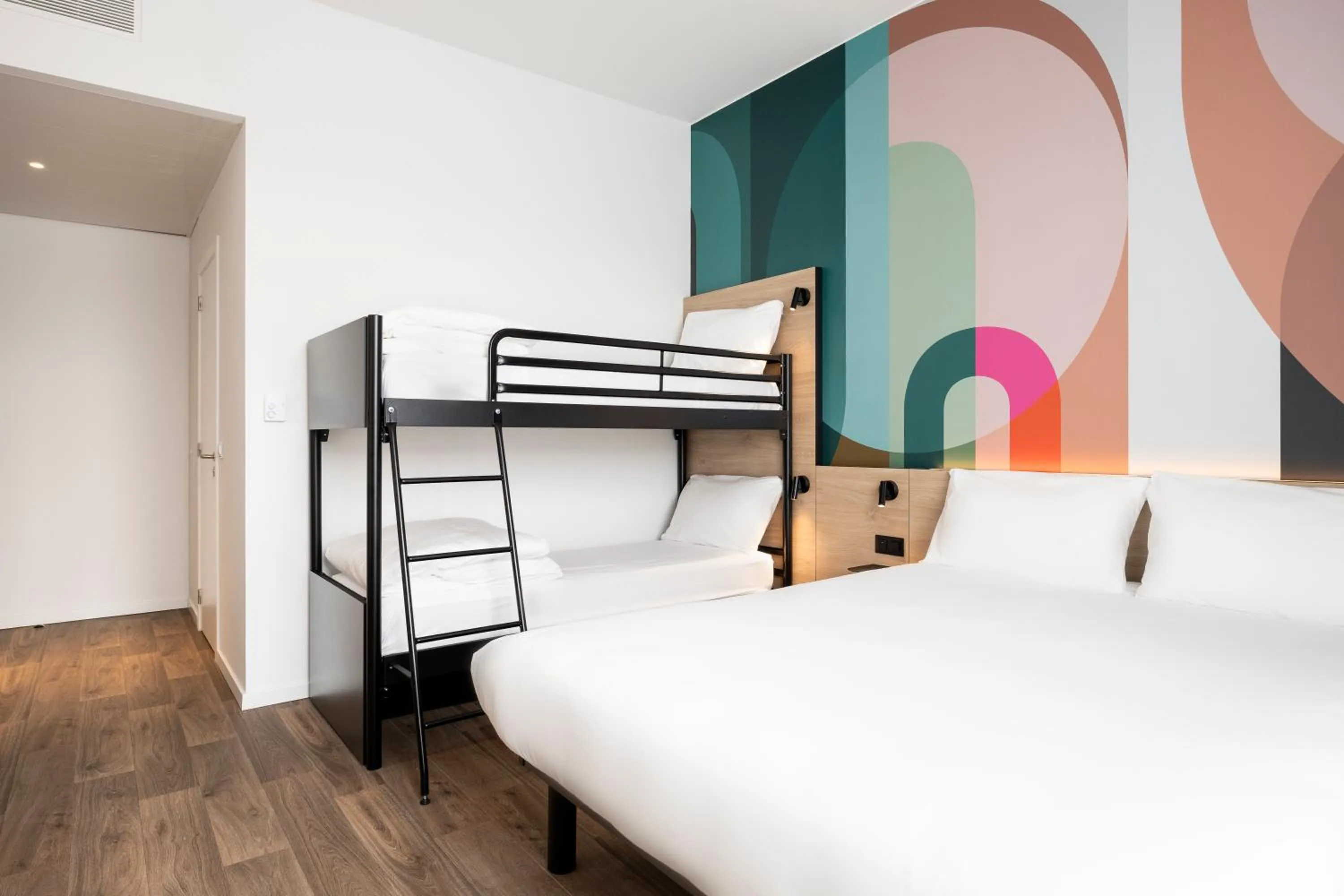 Bedroom, Bed in B&B HOTEL Namur