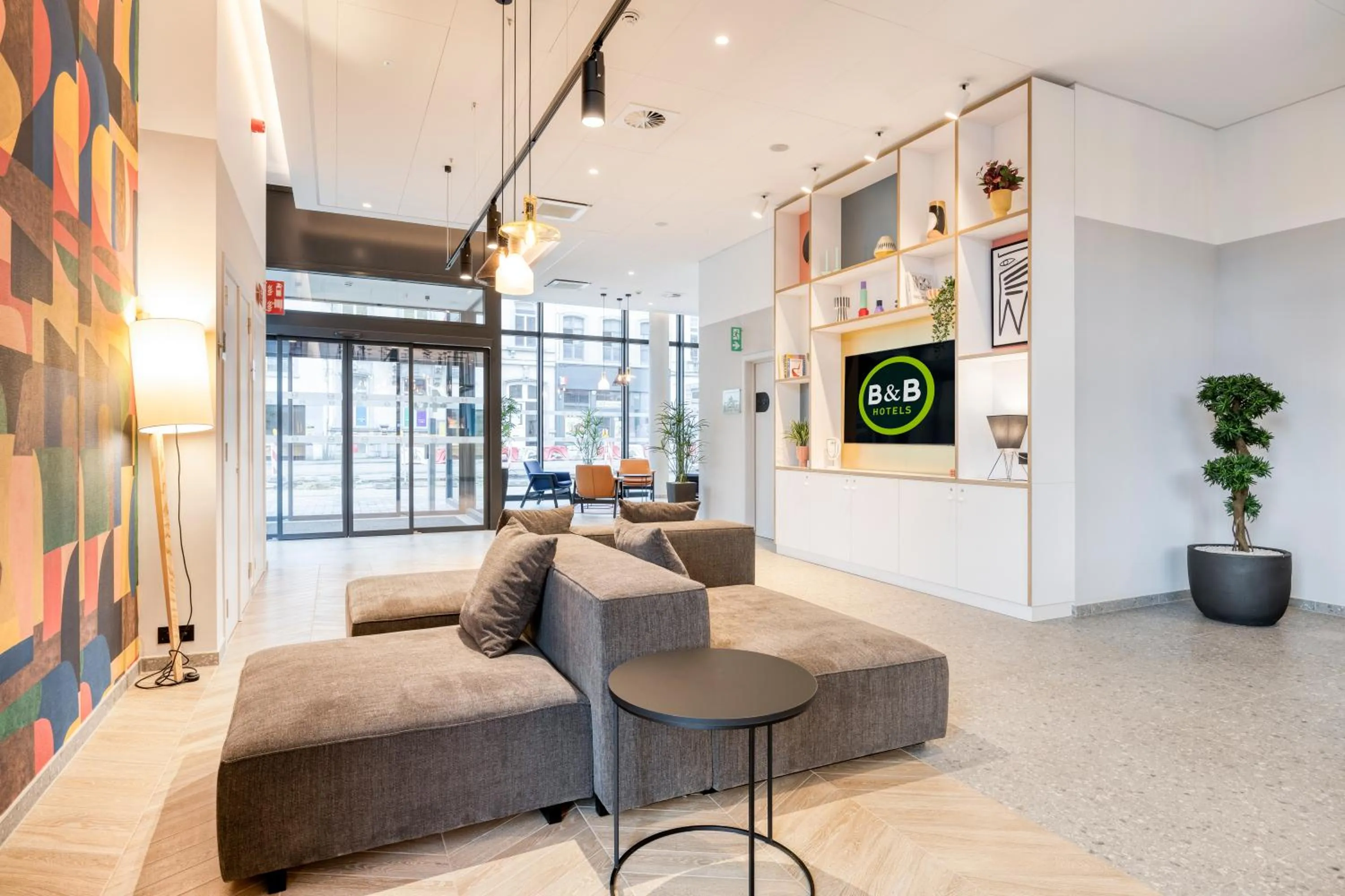 Lobby or reception in B&B HOTEL Namur