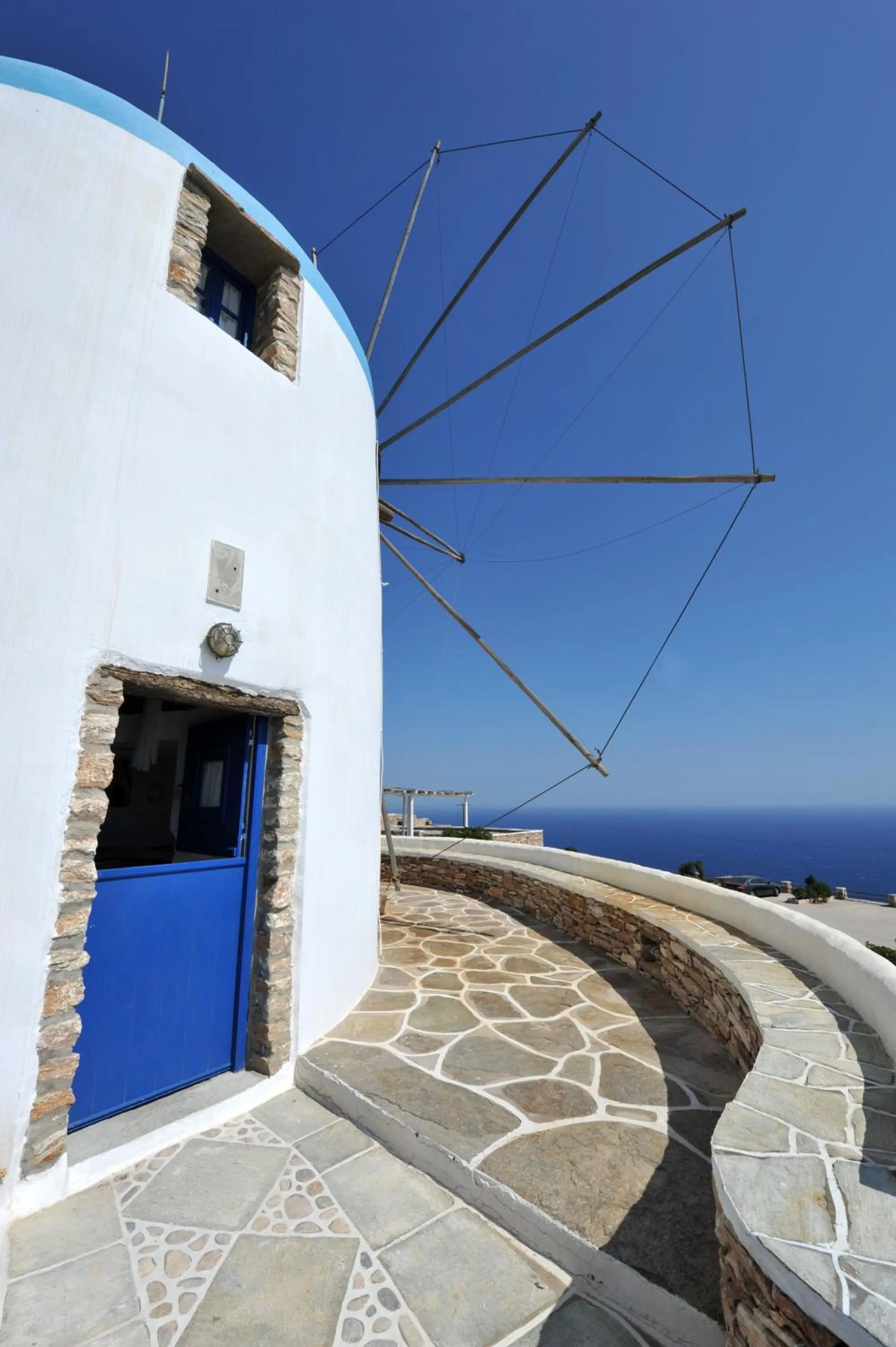 Property building in Windmill Bella Vista