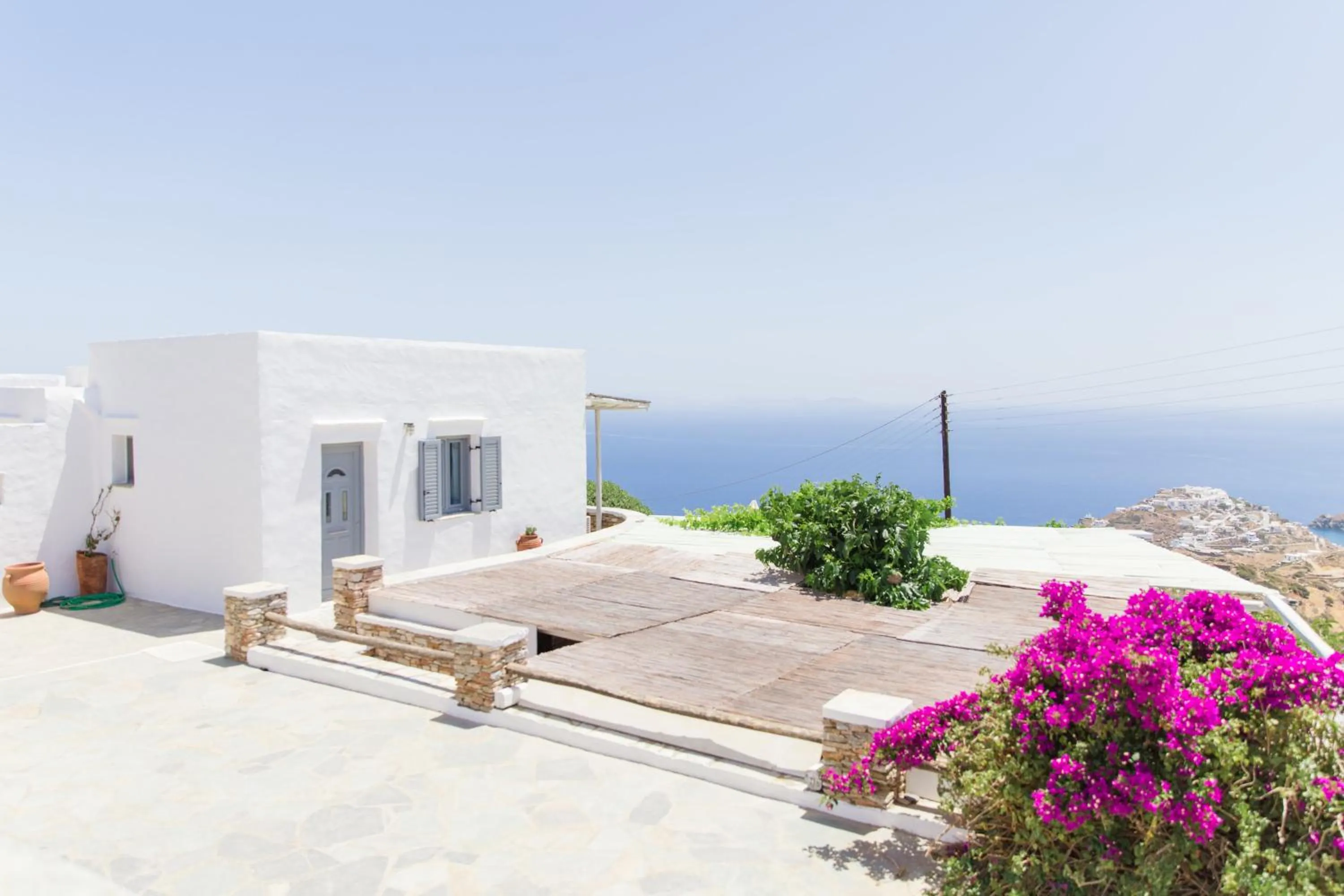 Property building in Windmill Bella Vista