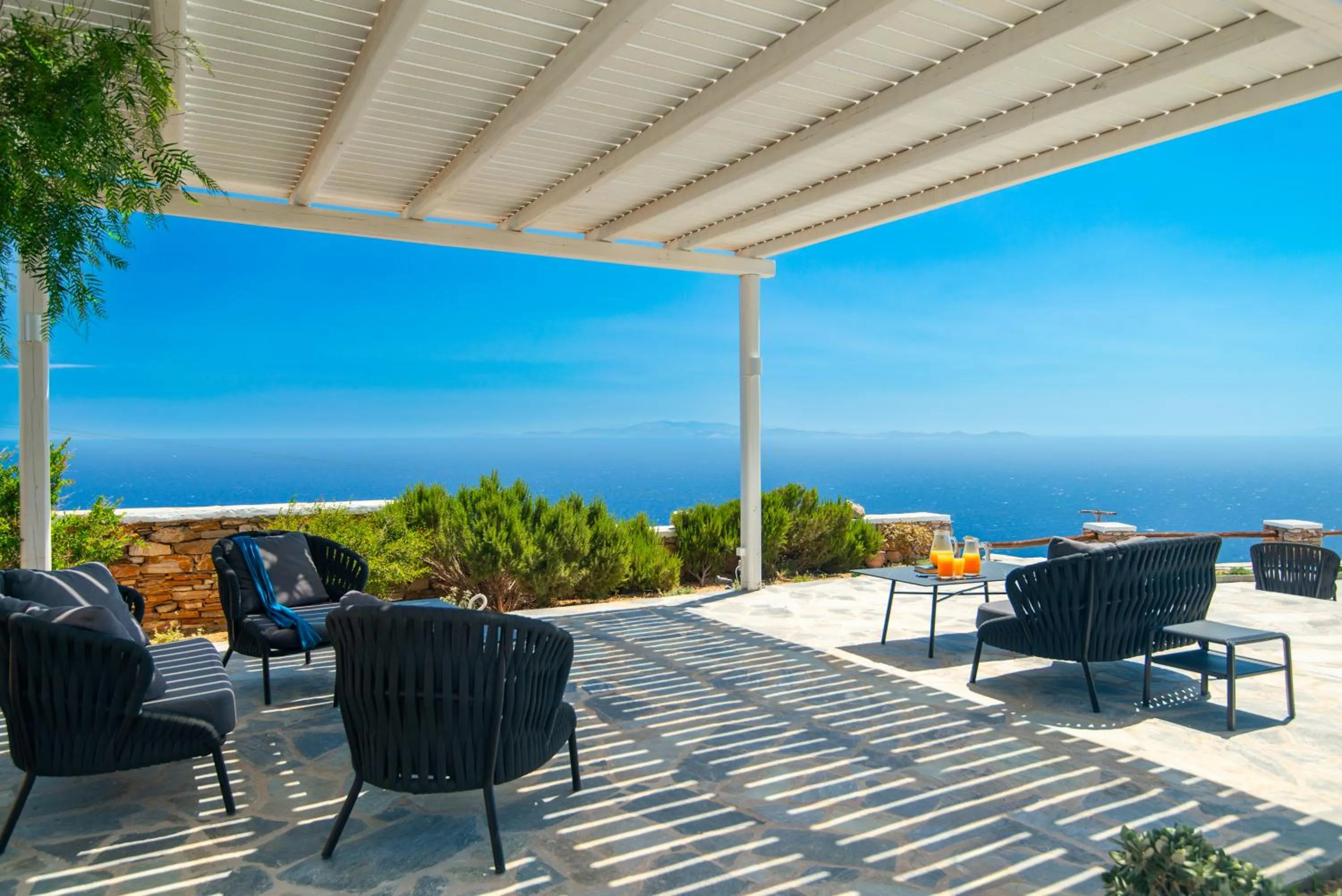 Property building in Windmill Bella Vista